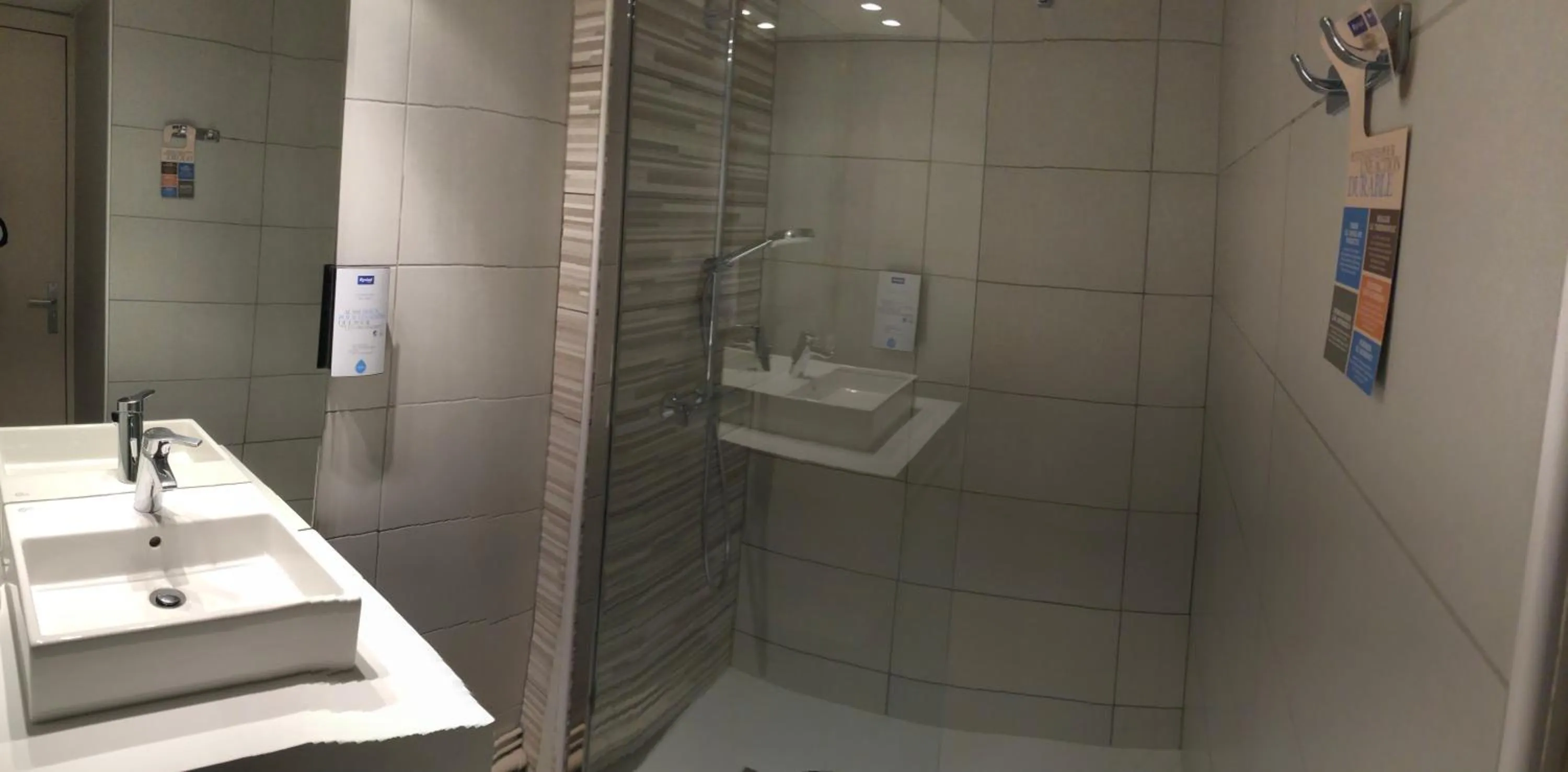 Other, Bathroom in Kyriad Bourg En Bresse