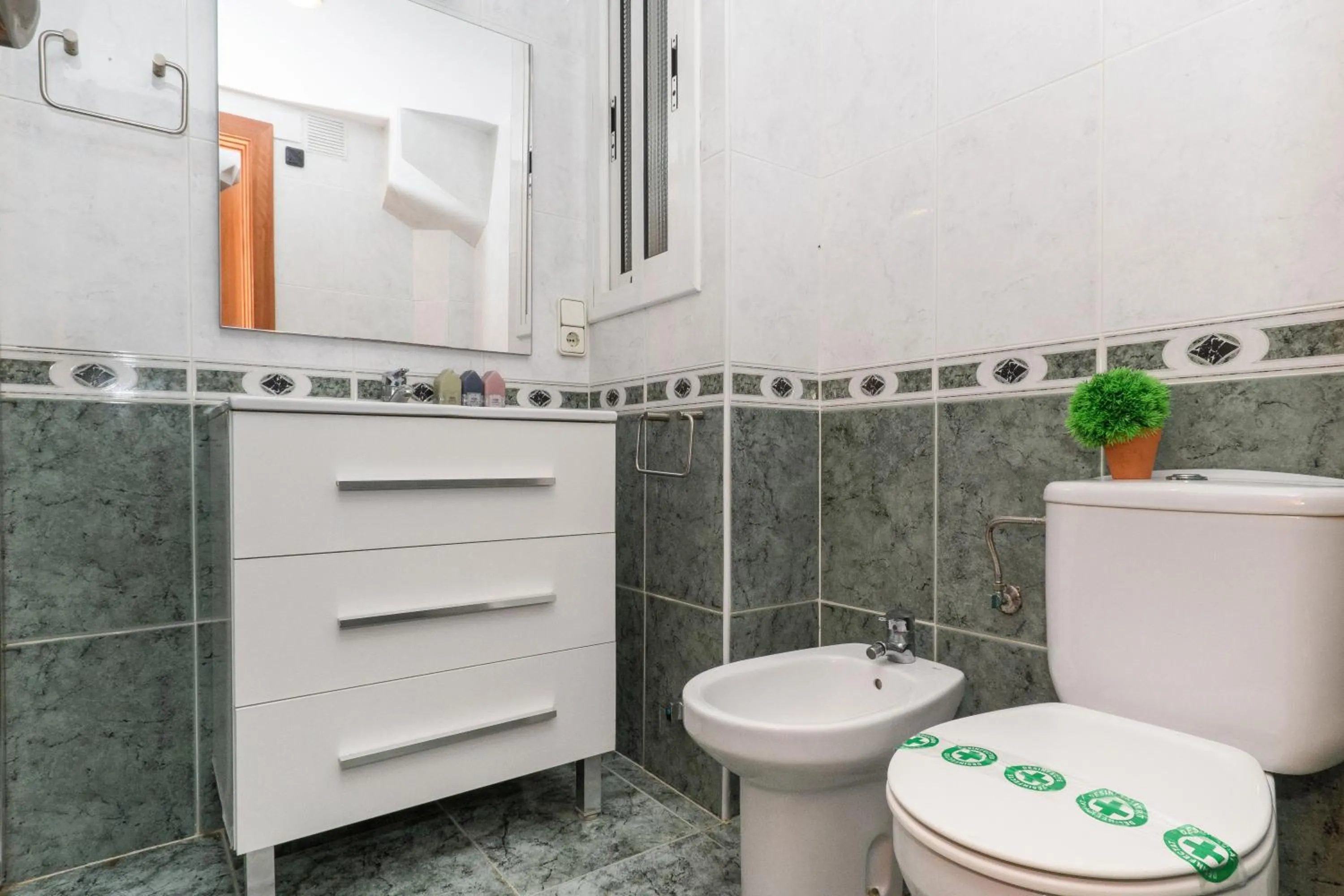 Bathroom in Rentalmar Family Felix con parking incluido