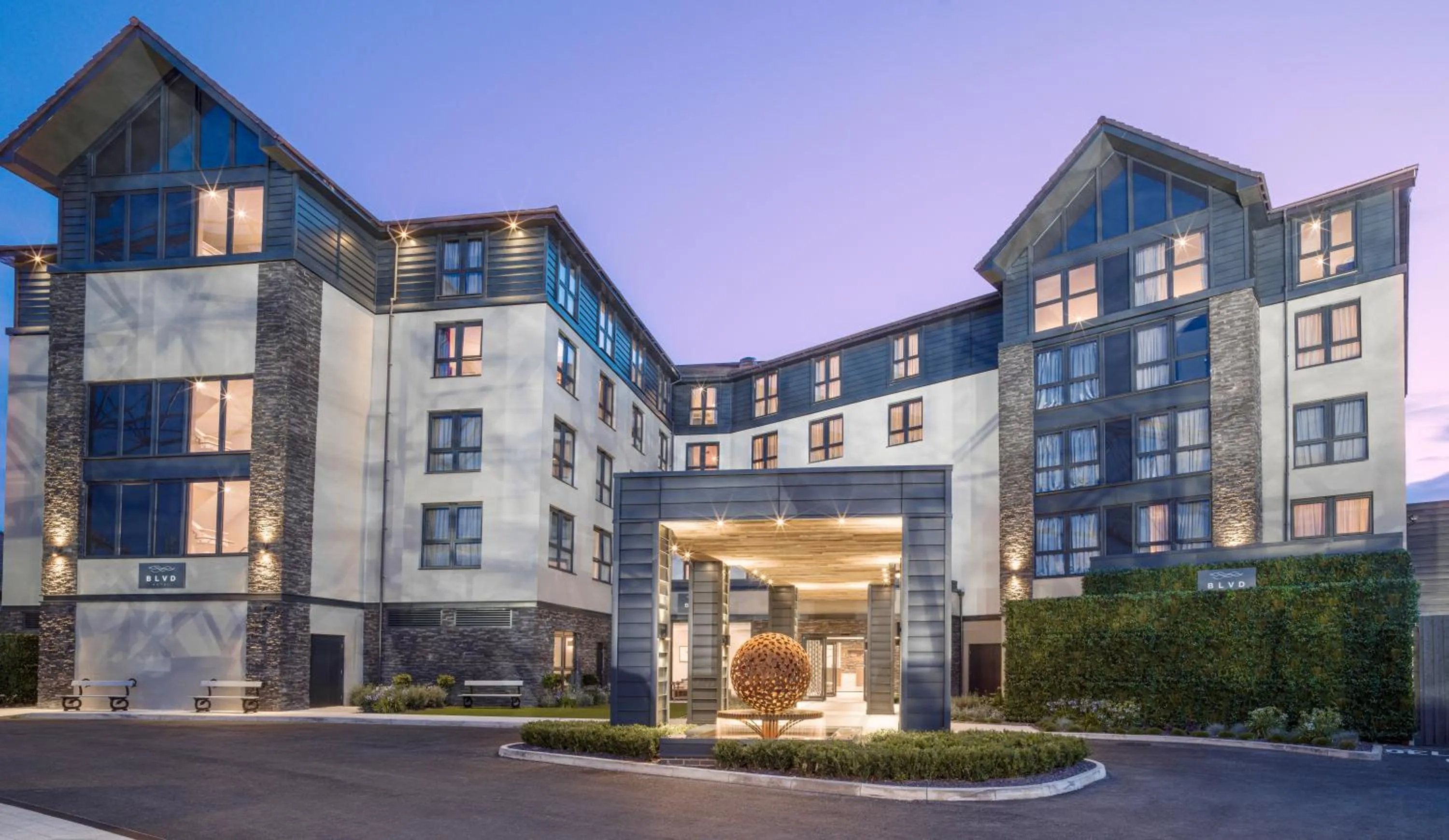 Property building in Boulevard Hotel