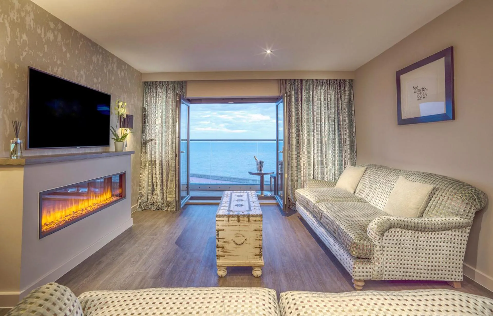 TV and multimedia in Boulevard Hotel