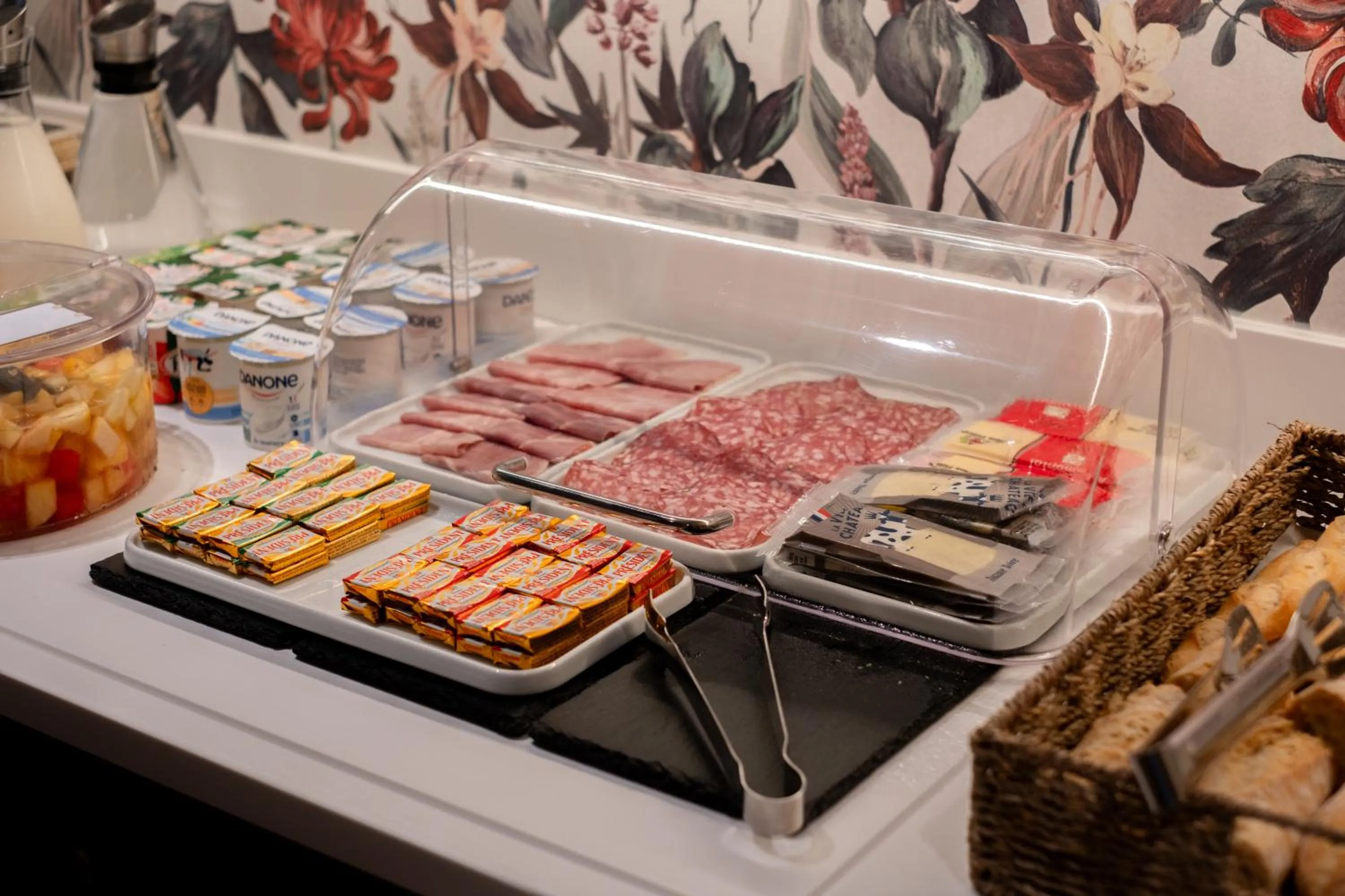 Kyriad Paris 10 - Canal Saint Martin - République