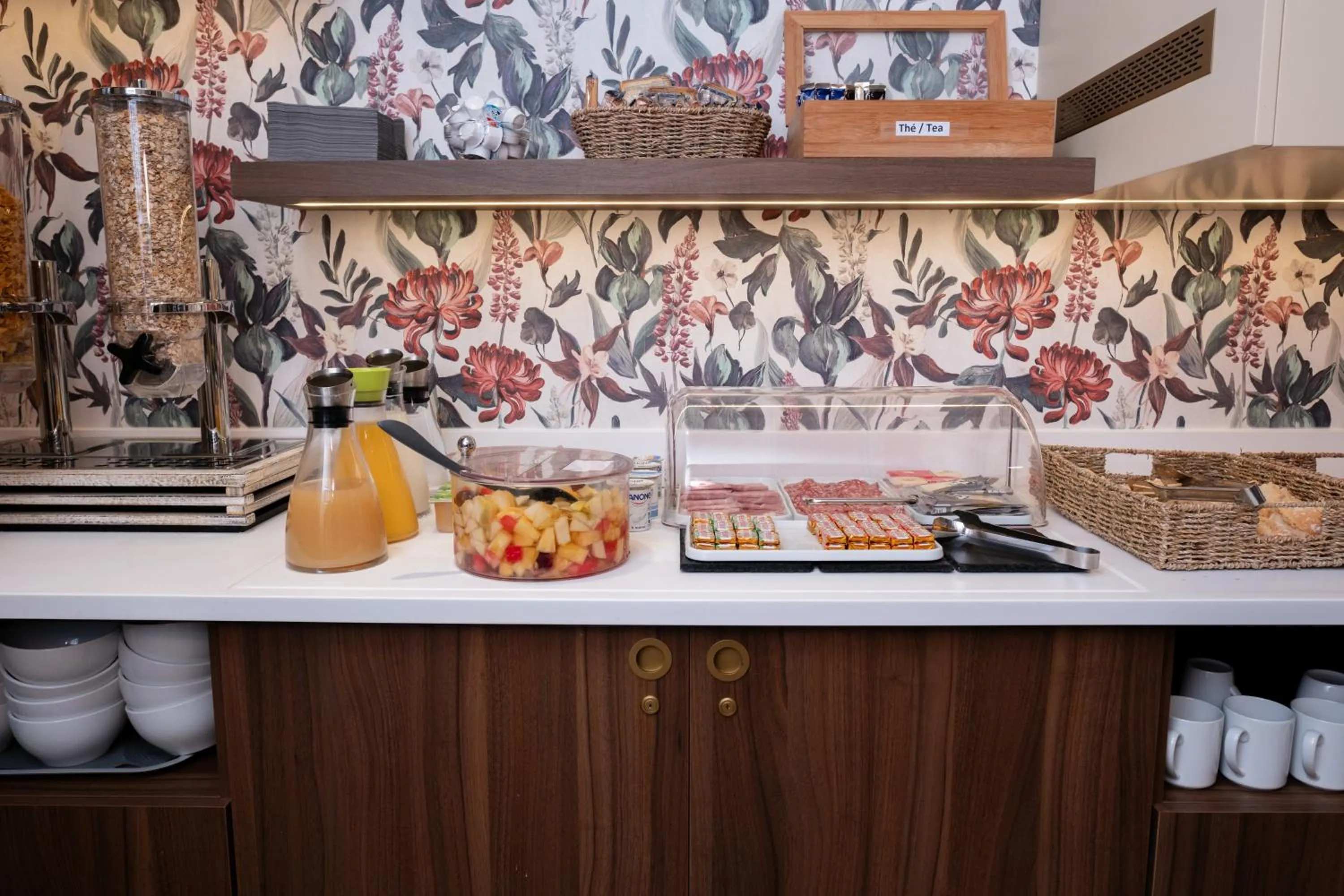 Kyriad Paris 10 - Canal Saint Martin - République