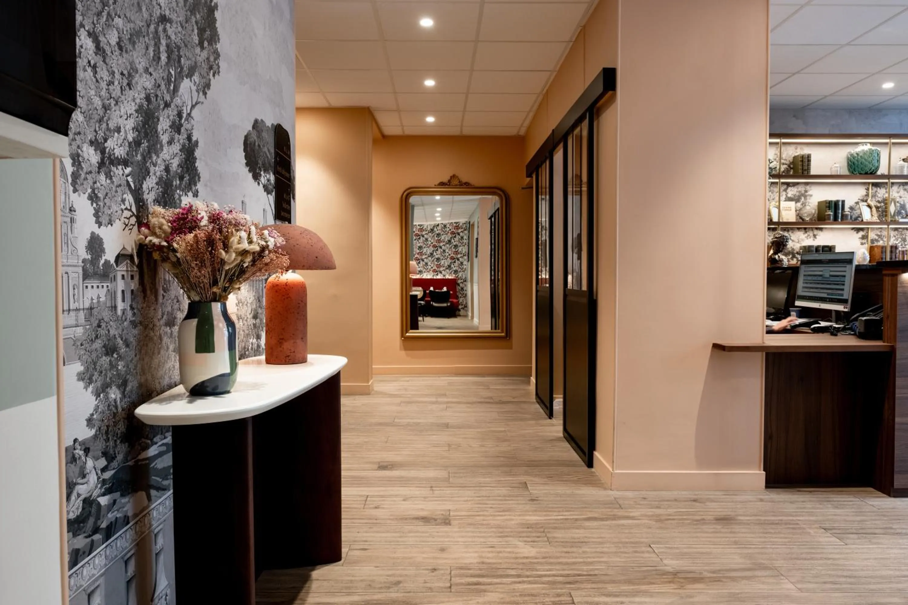 Lobby or reception in Kyriad Paris 10 - Canal Saint Martin - République