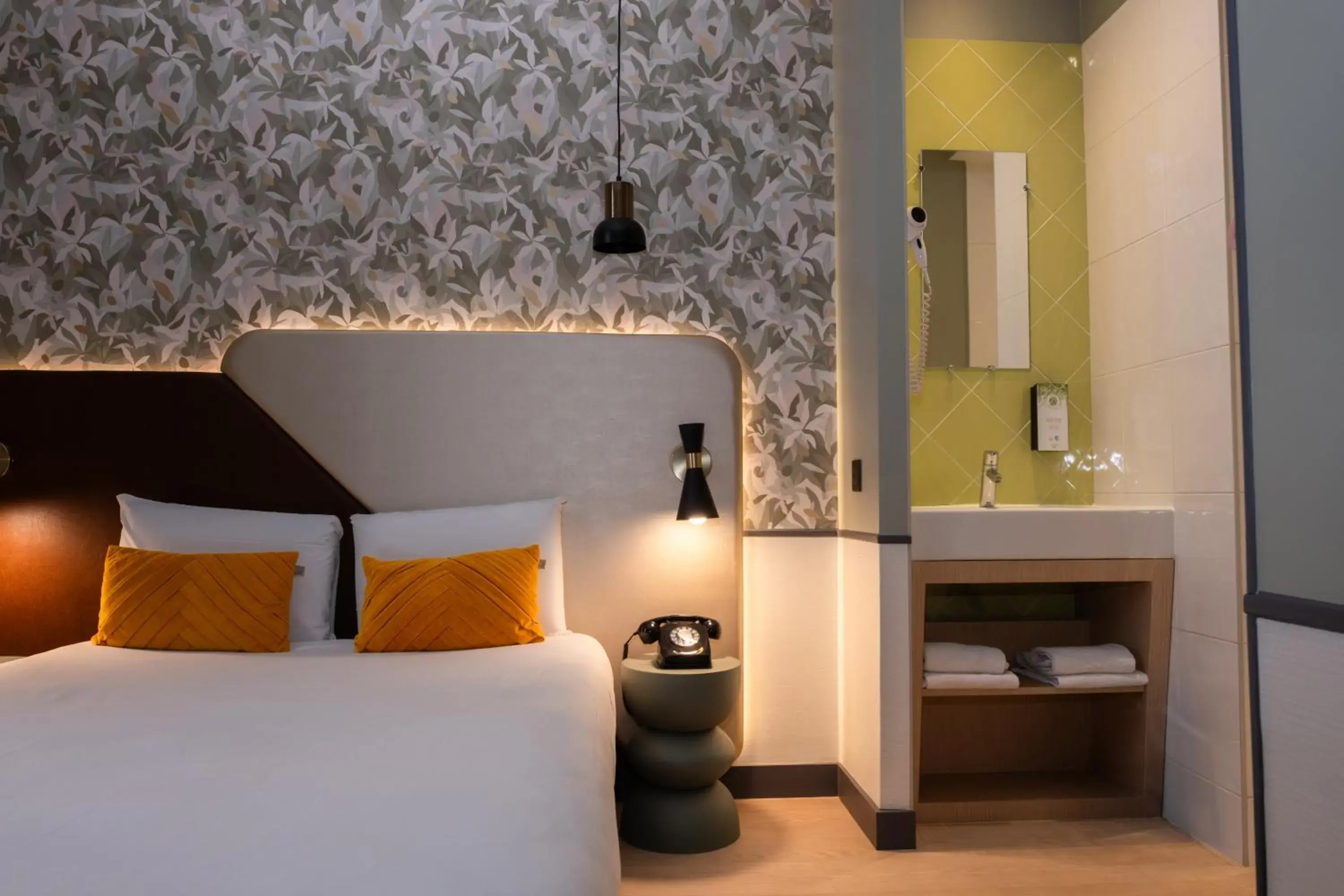 One Single Bed in Kyriad Paris 10 - Canal Saint Martin - République One Single Bed in Kyriad Paris 10 - Canal Saint Martin - République