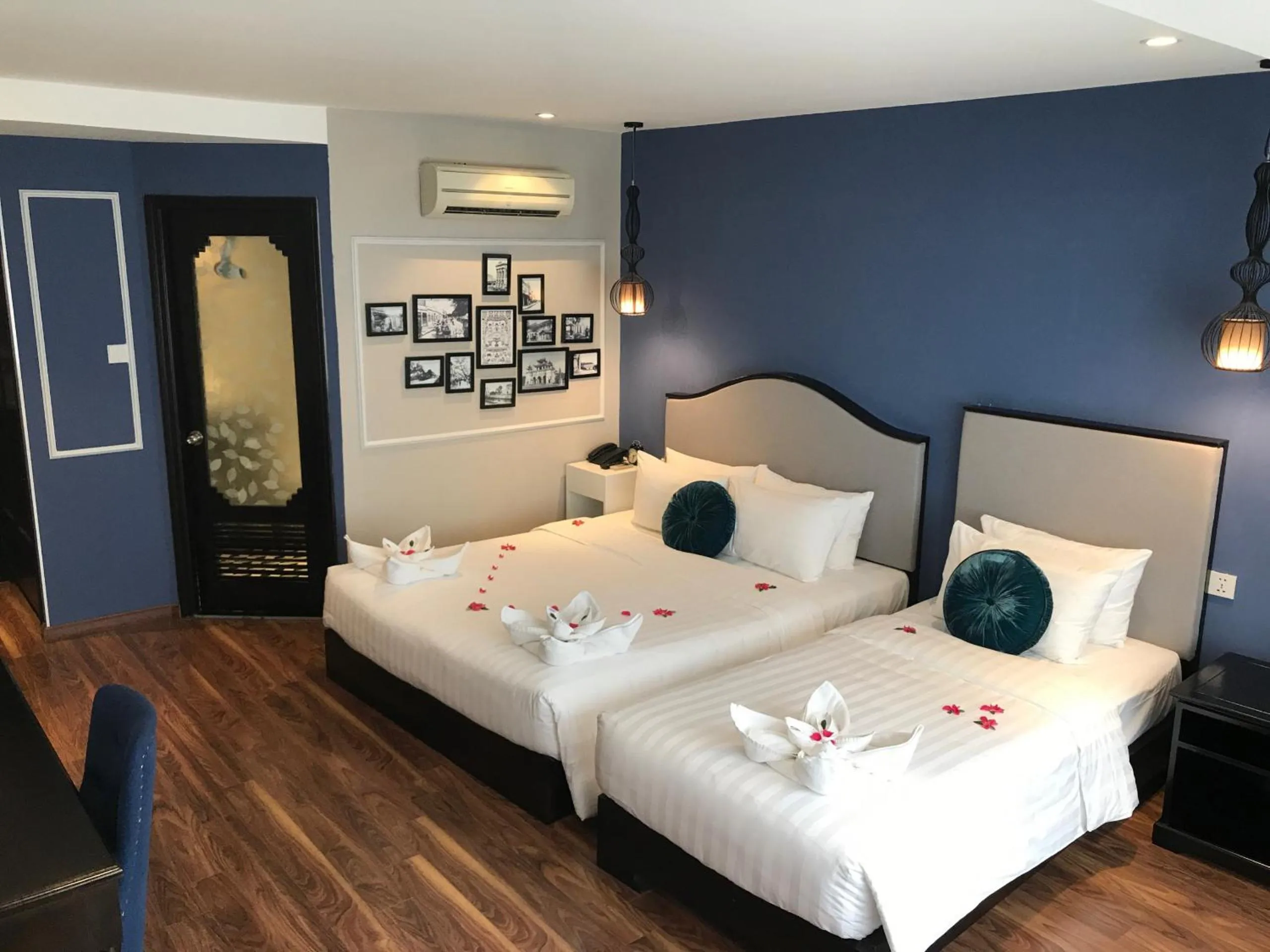 Bedroom, Bed in Hanoi La Castela Hotel