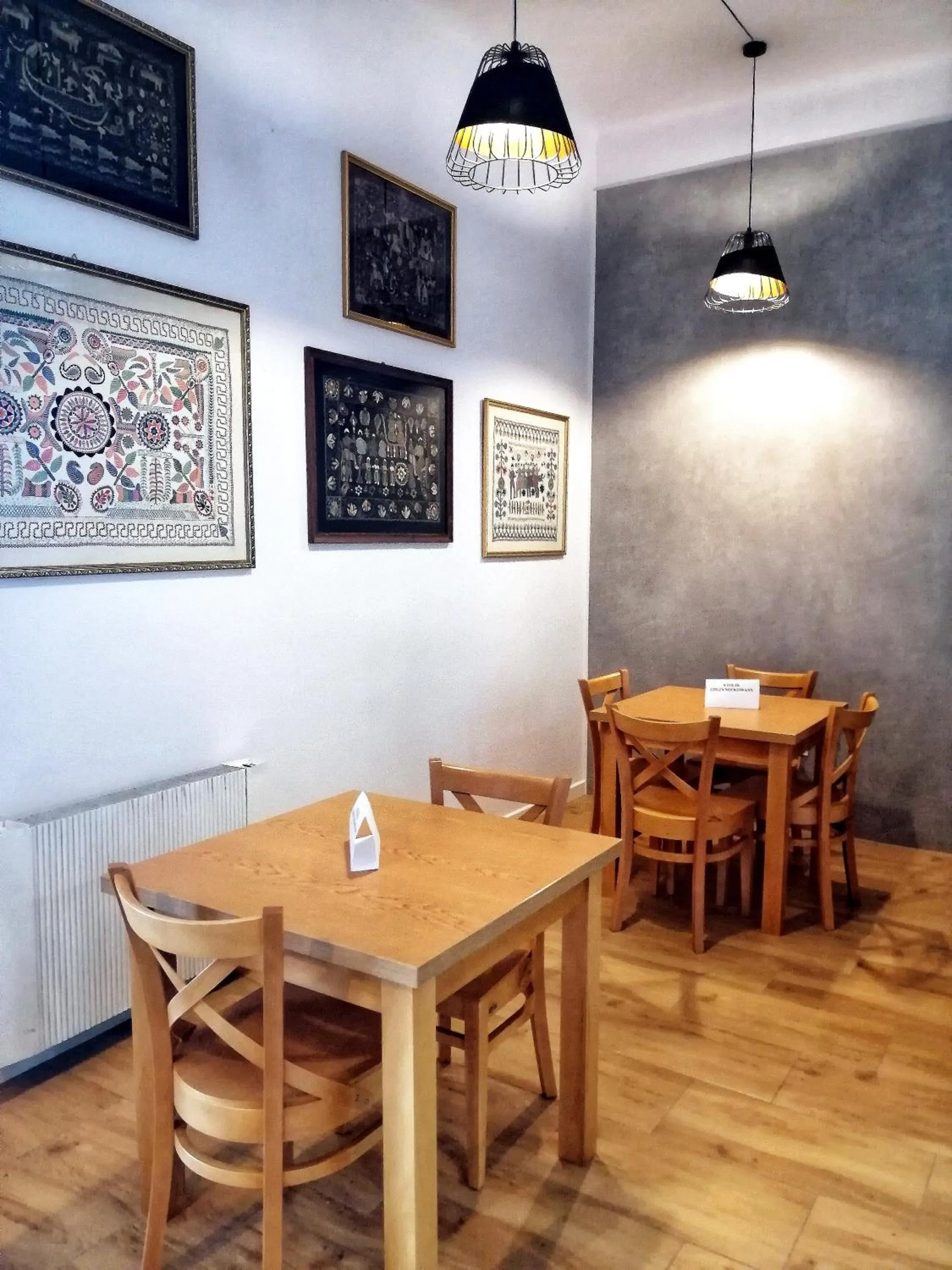 Restaurant/places to eat in Hotel Polonia