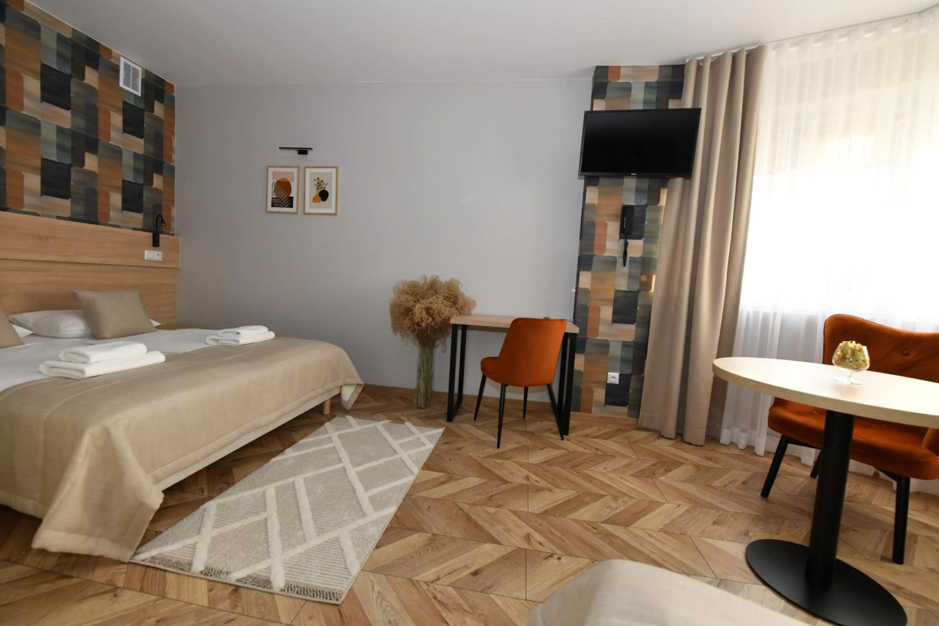 Seating area, Bed in Hotel Polonia