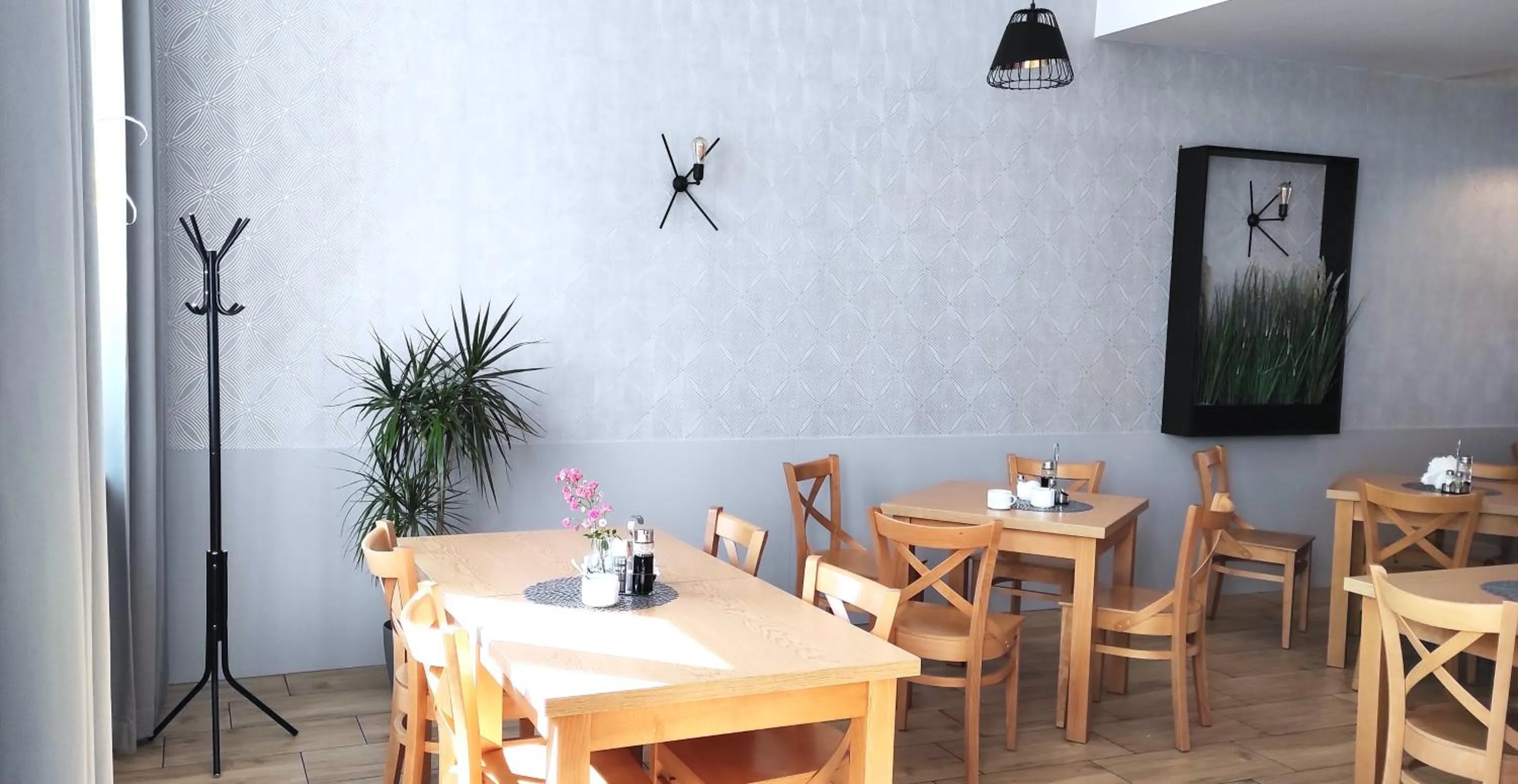 Restaurant/places to eat in Hotel Polonia