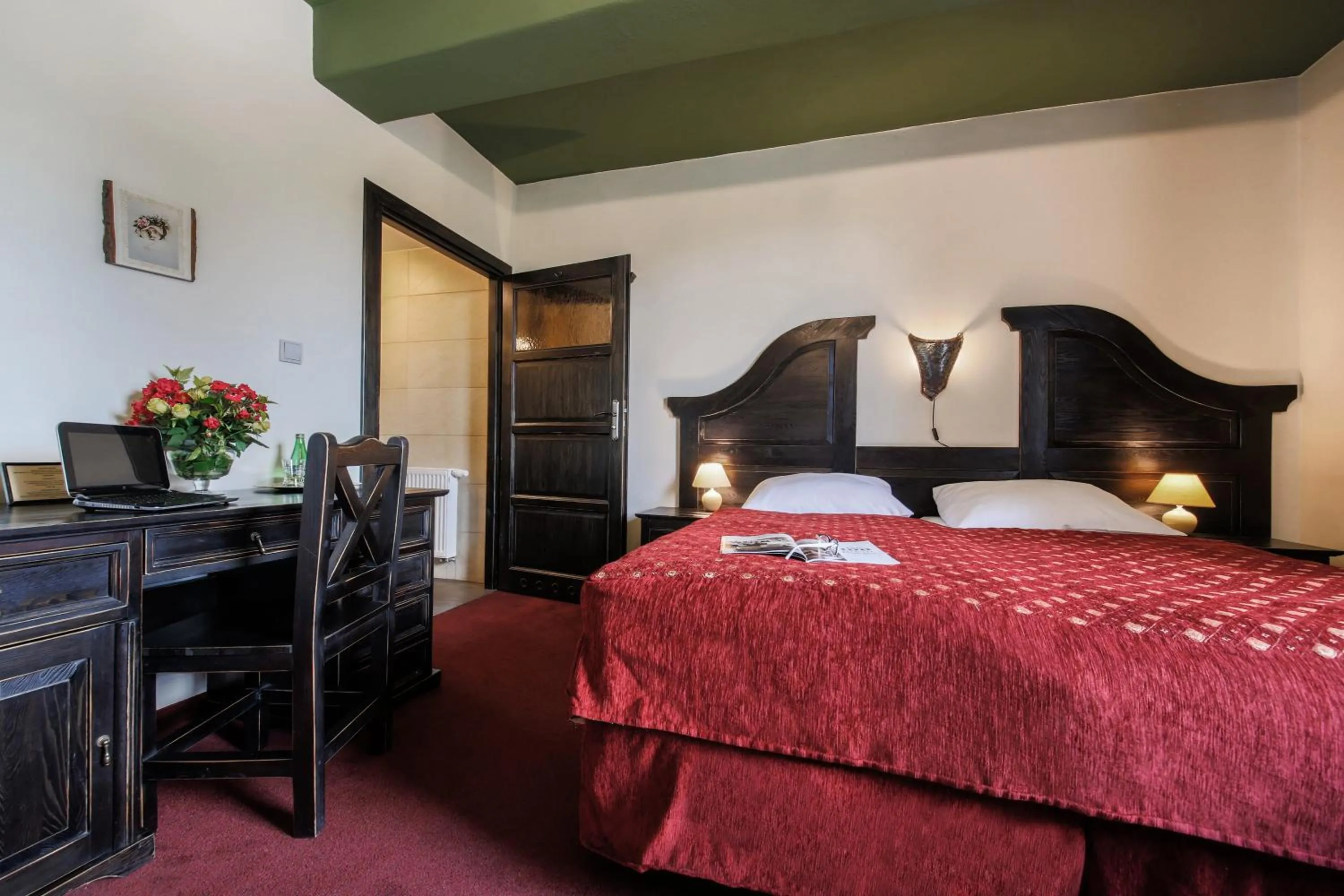 Bed in Hotel Kasztel