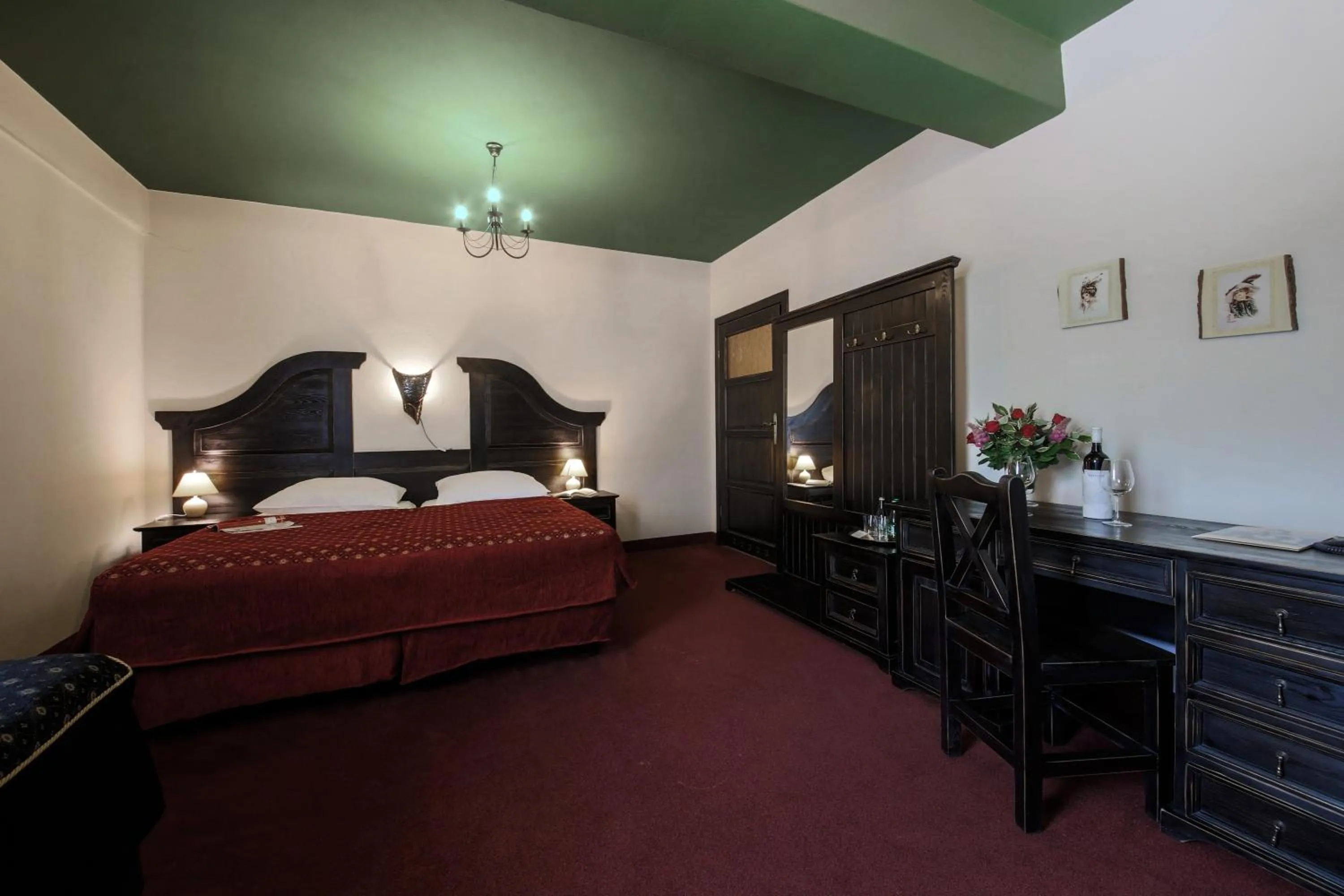 Bed in Hotel Kasztel