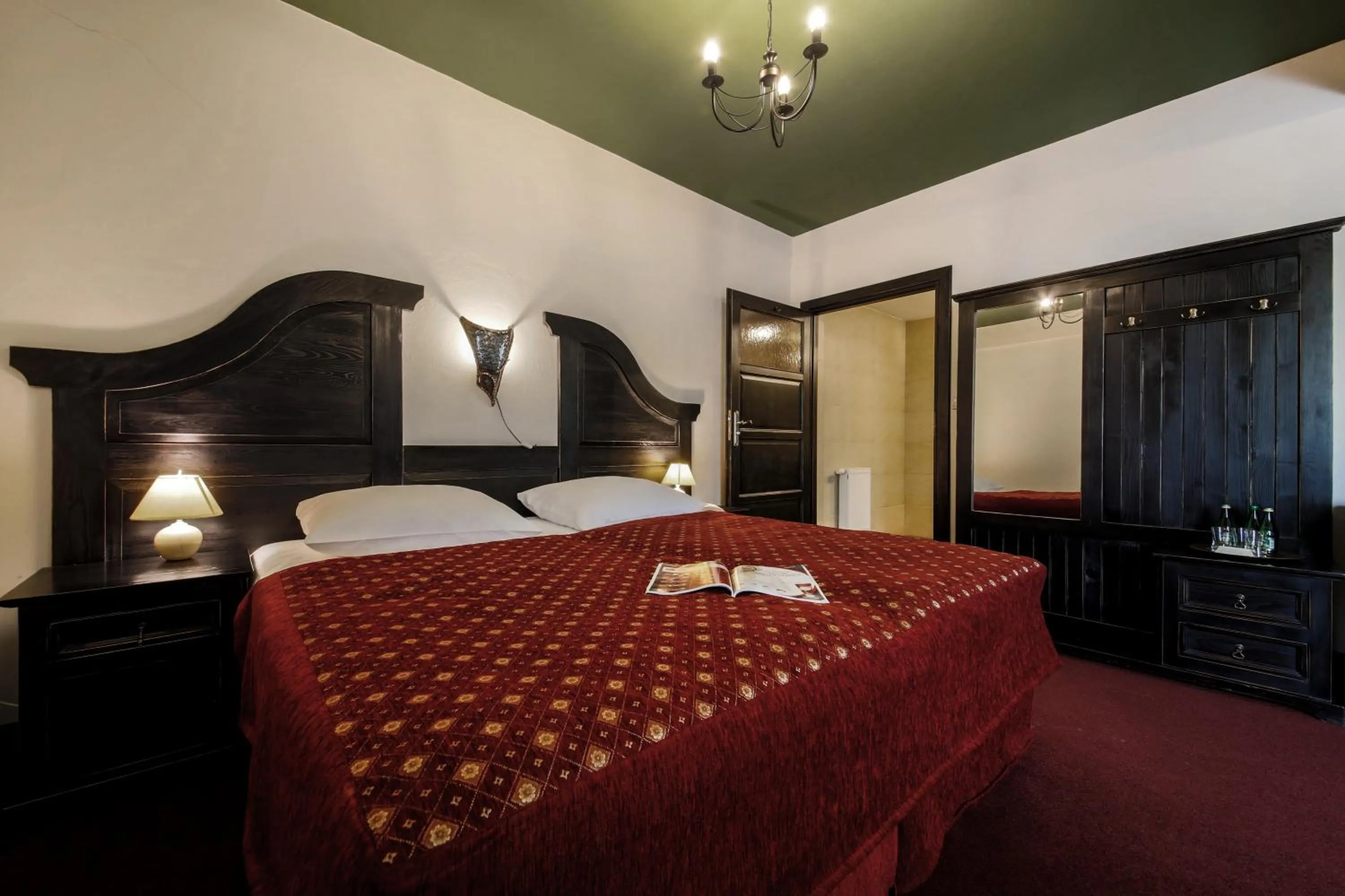 Bed in Hotel Kasztel