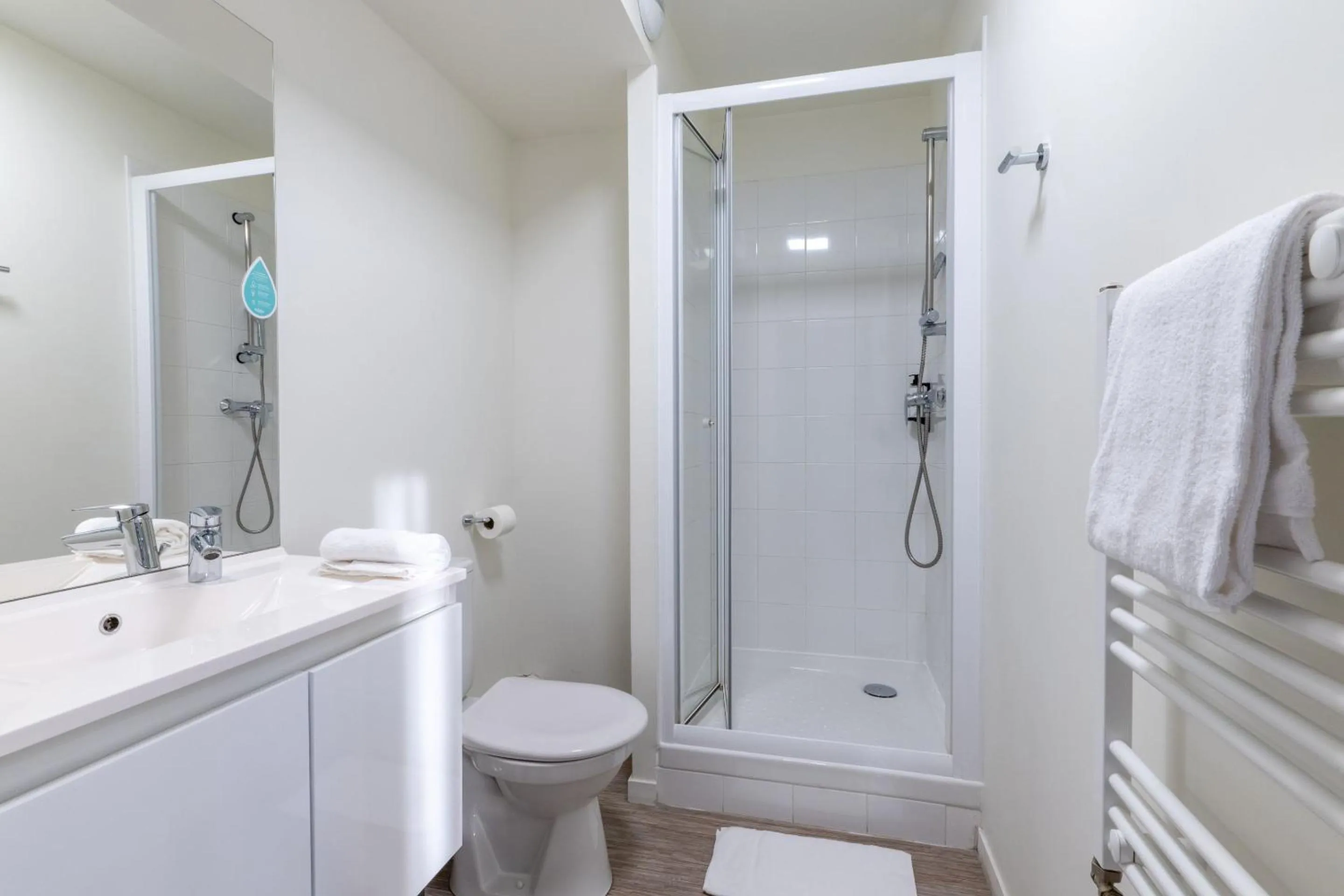 Bathroom in Appart'Hotel Odalys City - Nantes Cité des congrès