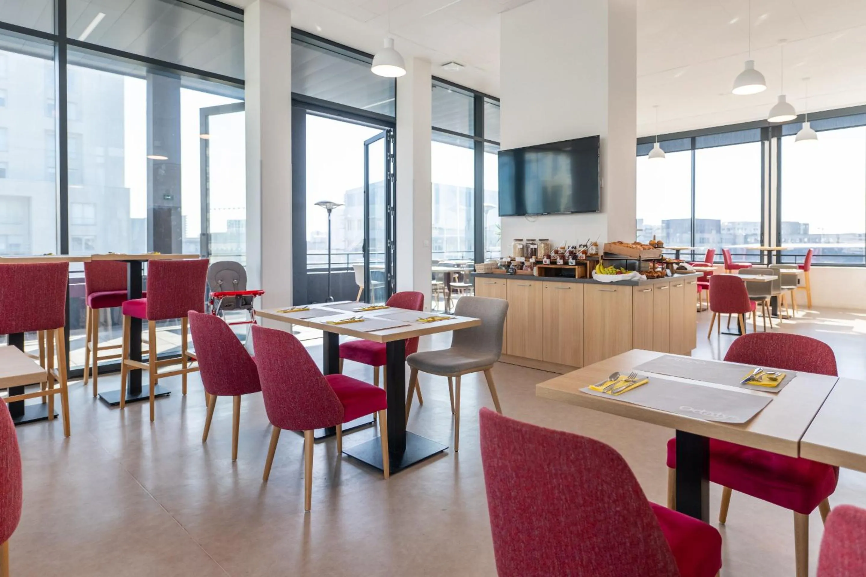 Breakfast in Appart'Hotel Odalys City - Nantes Cité des congrès