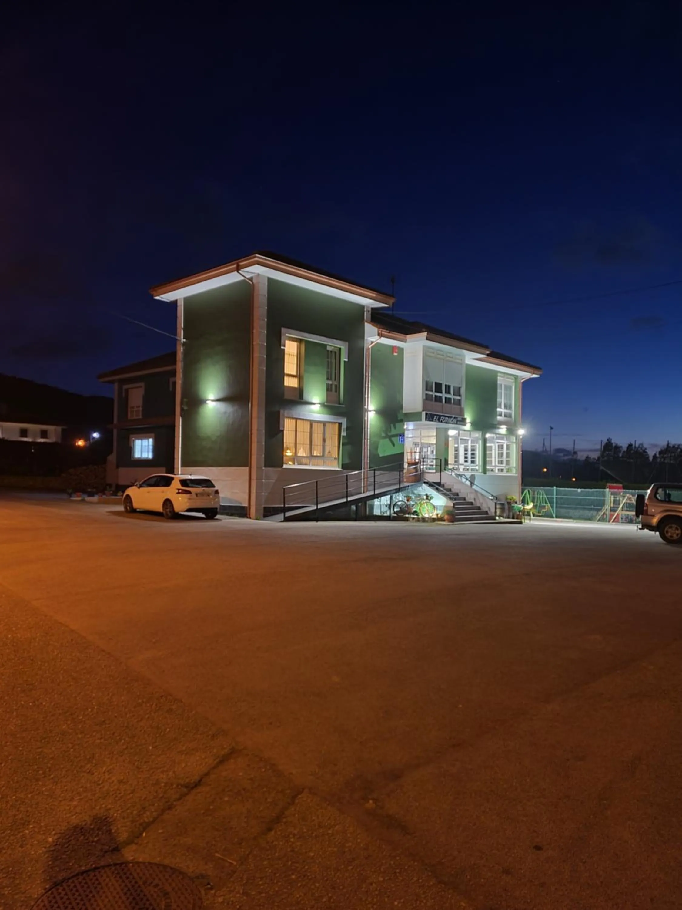 Property building in Hotel Restaurante el Fornon