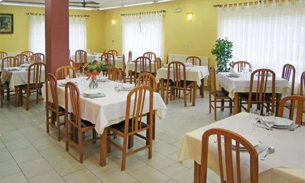Restaurant/places to eat in Hotel Restaurante el Fornon
