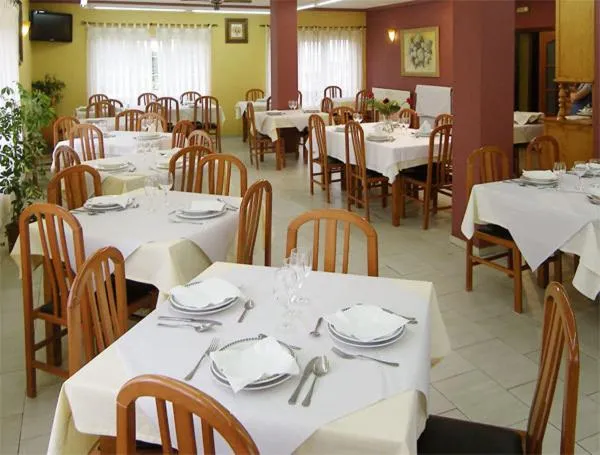 Restaurant/places to eat in Hotel Restaurante el Fornon
