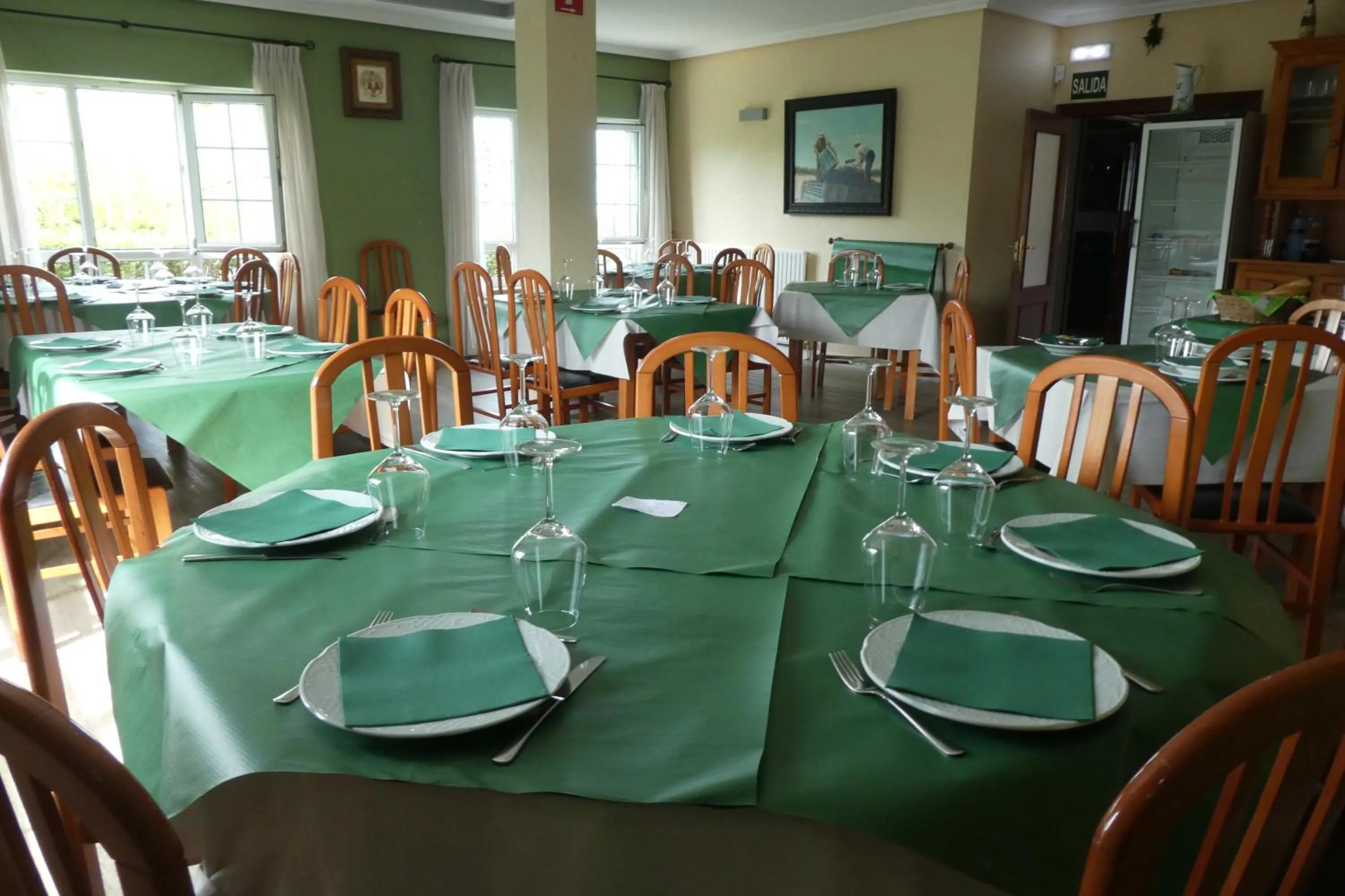 Restaurant/places to eat in Hotel Restaurante el Fornon