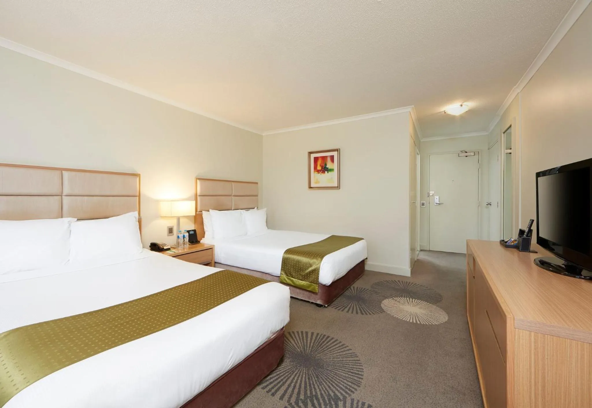 Photo of the whole room, Bed in Holiday Inn Parramatta by IHG