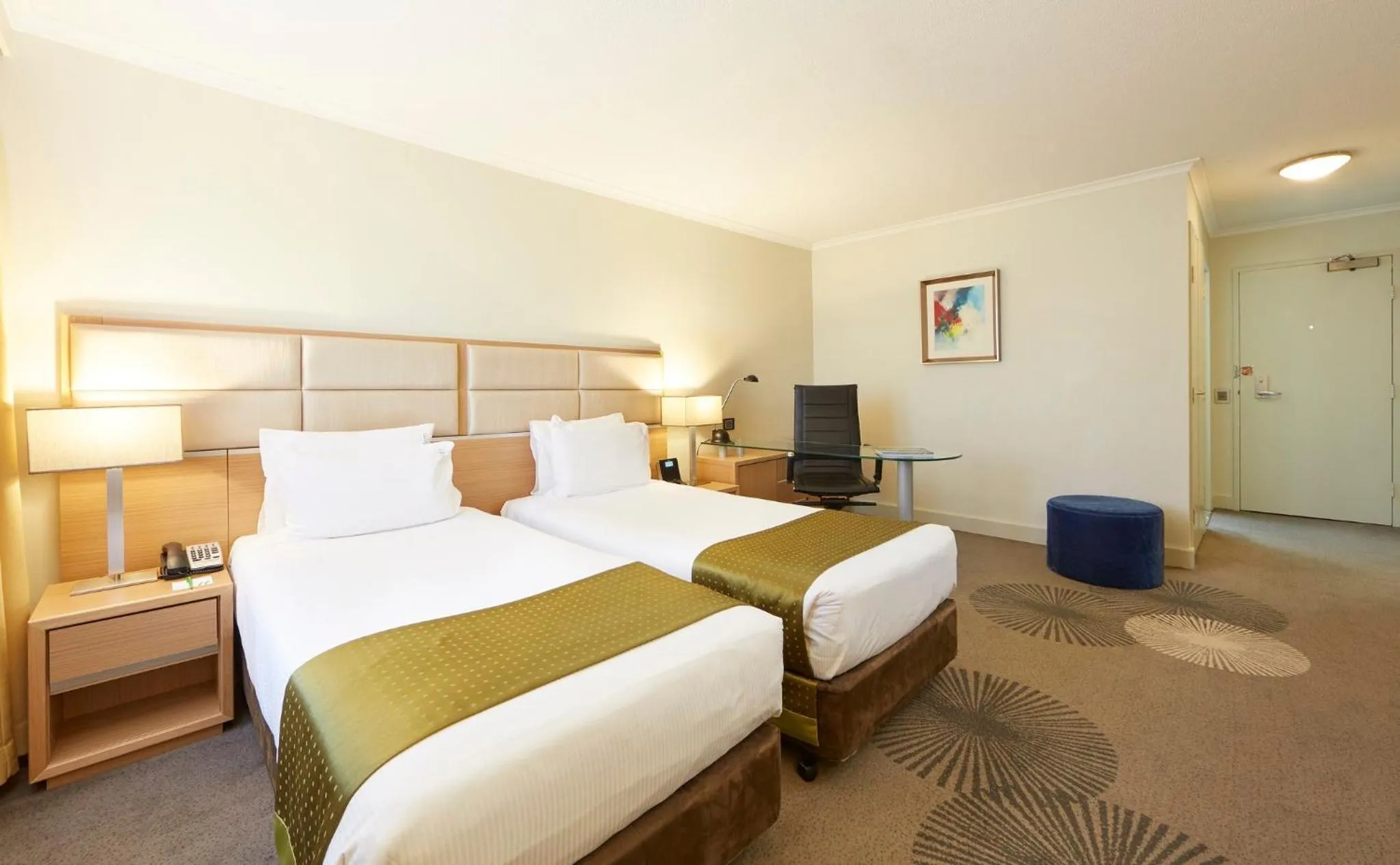 Photo of the whole room, Bed in Holiday Inn Parramatta by IHG