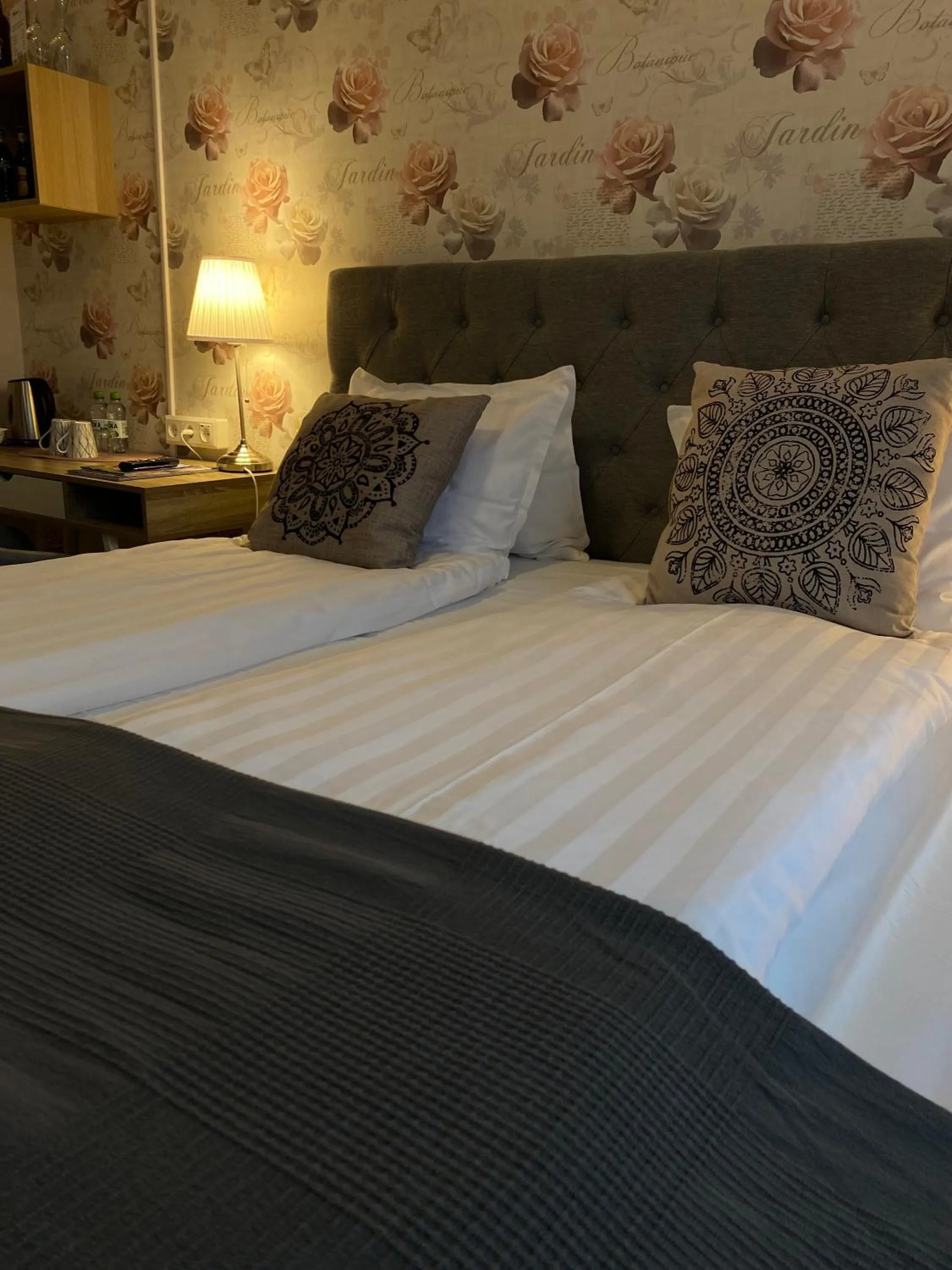 Bed in Smålandsstenar hotell