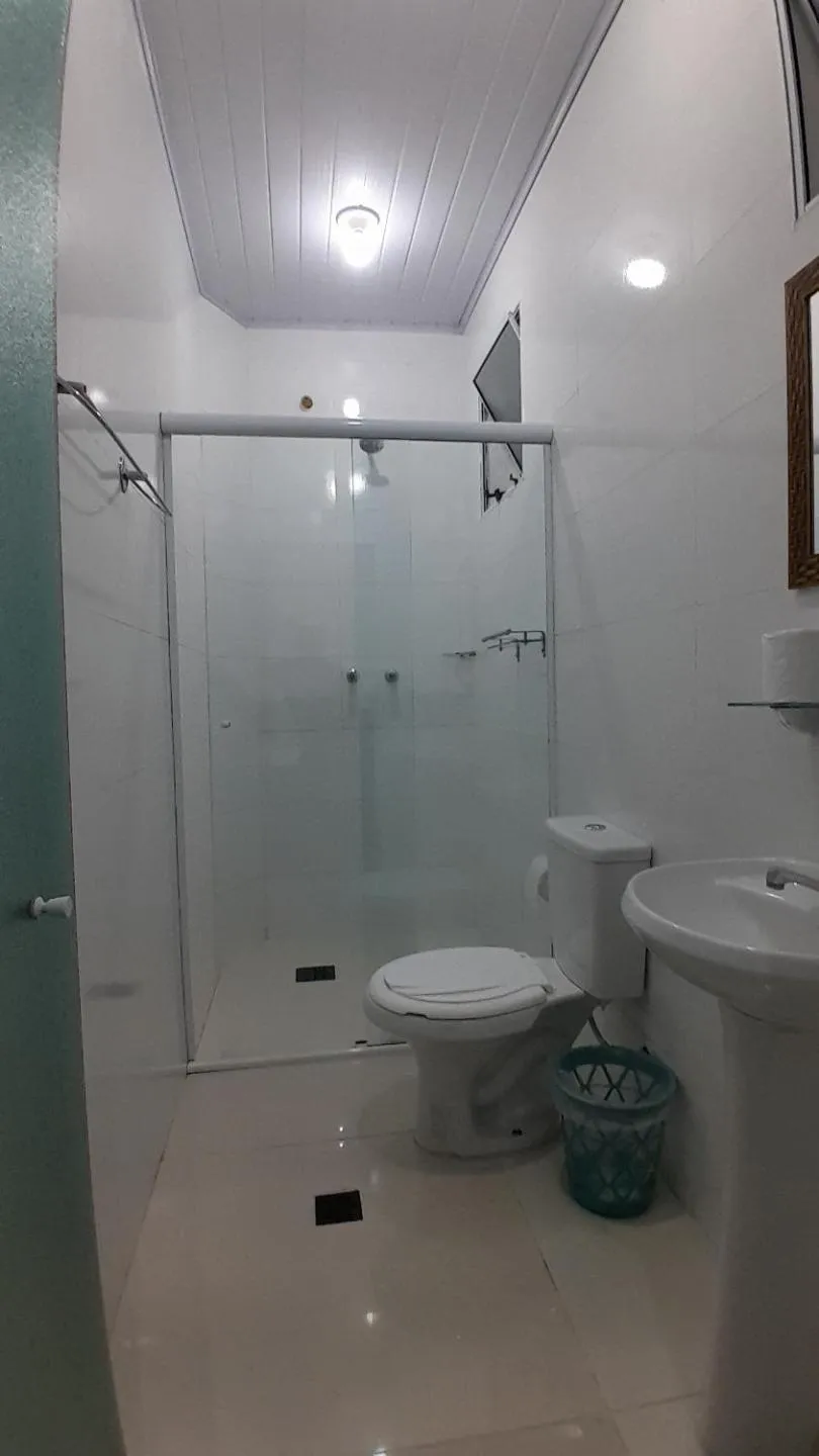 Shower in Center Plaza Hotel