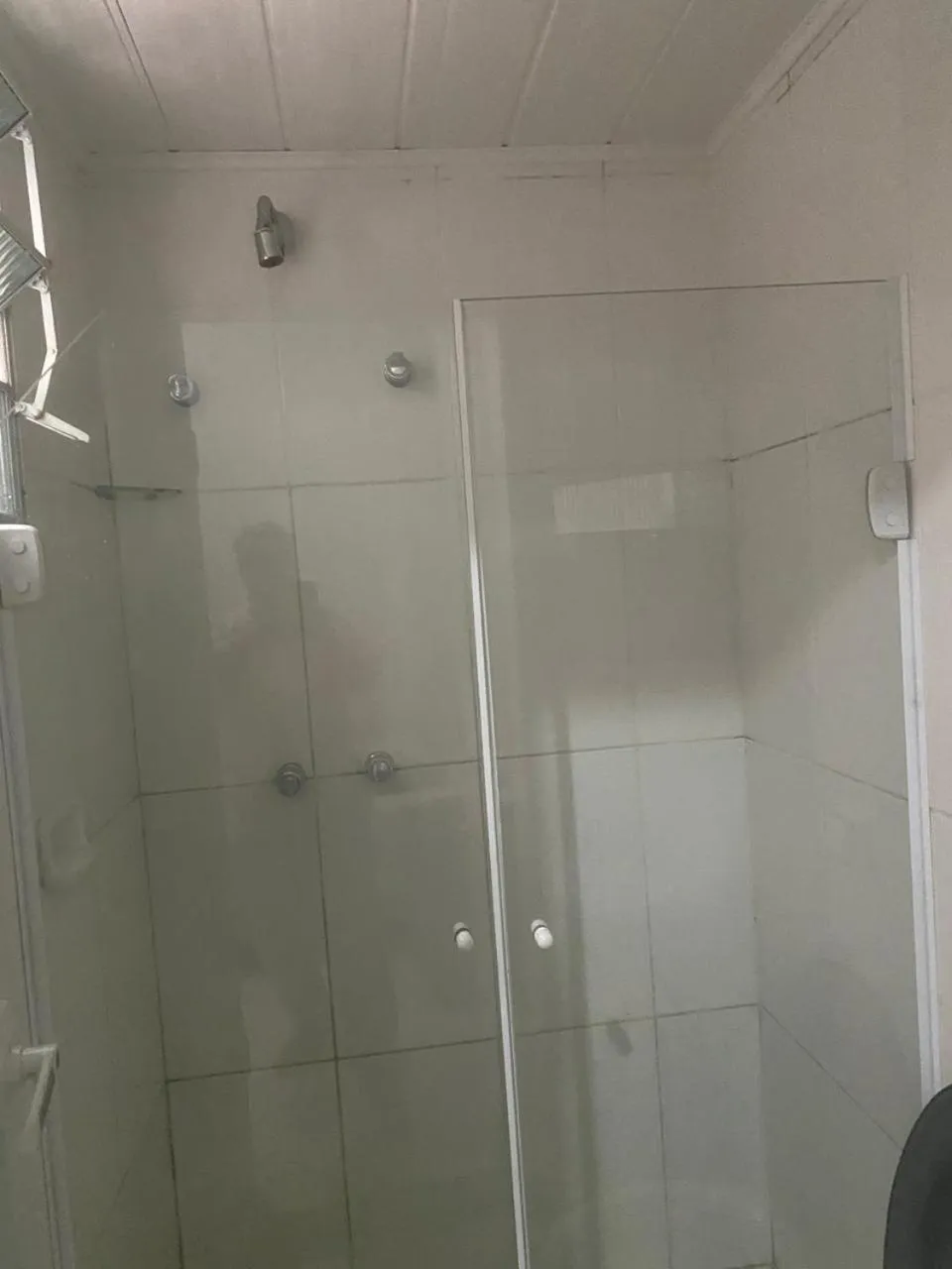 Shower in Center Plaza Hotel