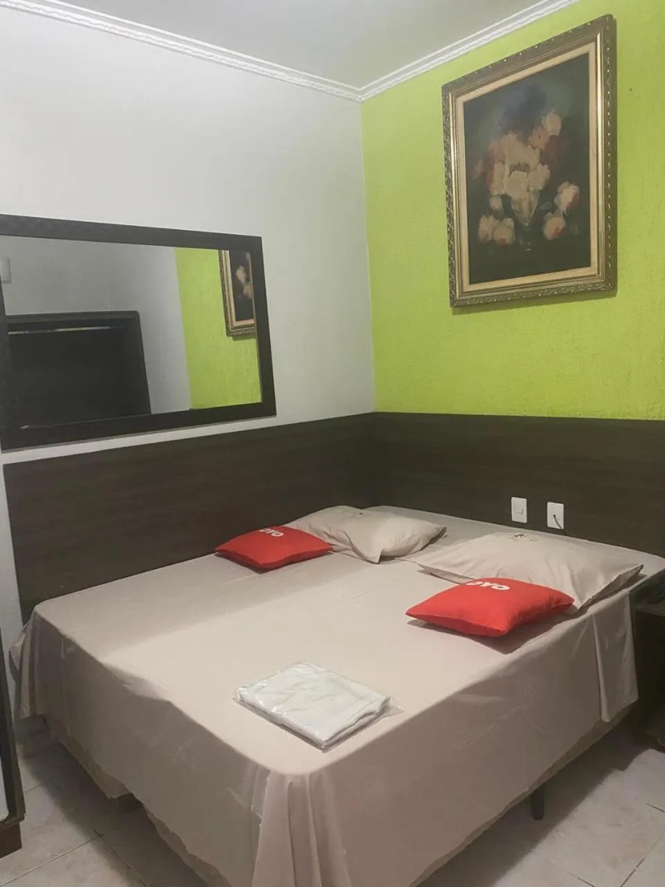 Bed in Center Plaza Hotel