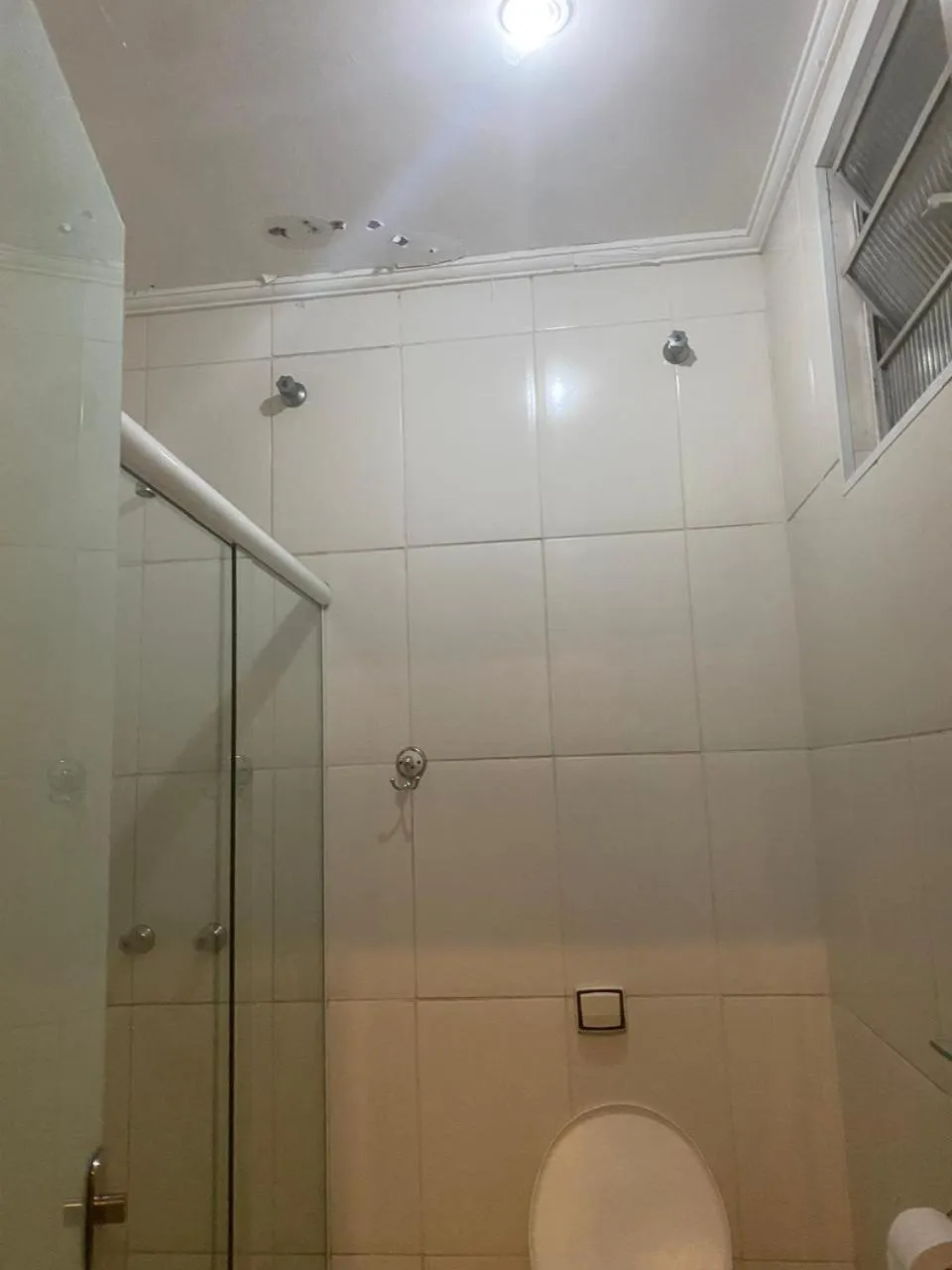 Shower in Center Plaza Hotel