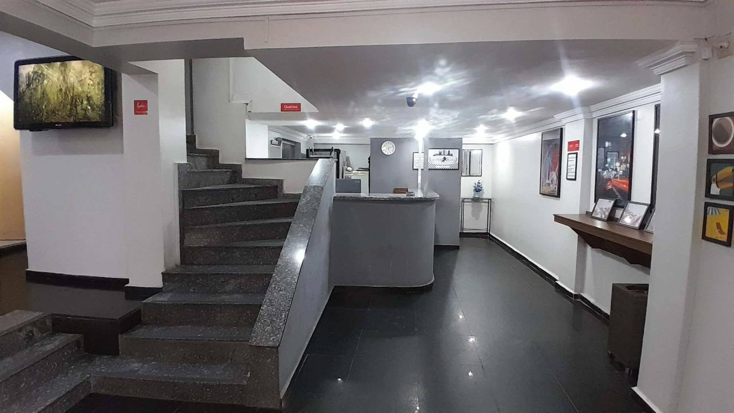 TV and multimedia in Center Plaza Hotel