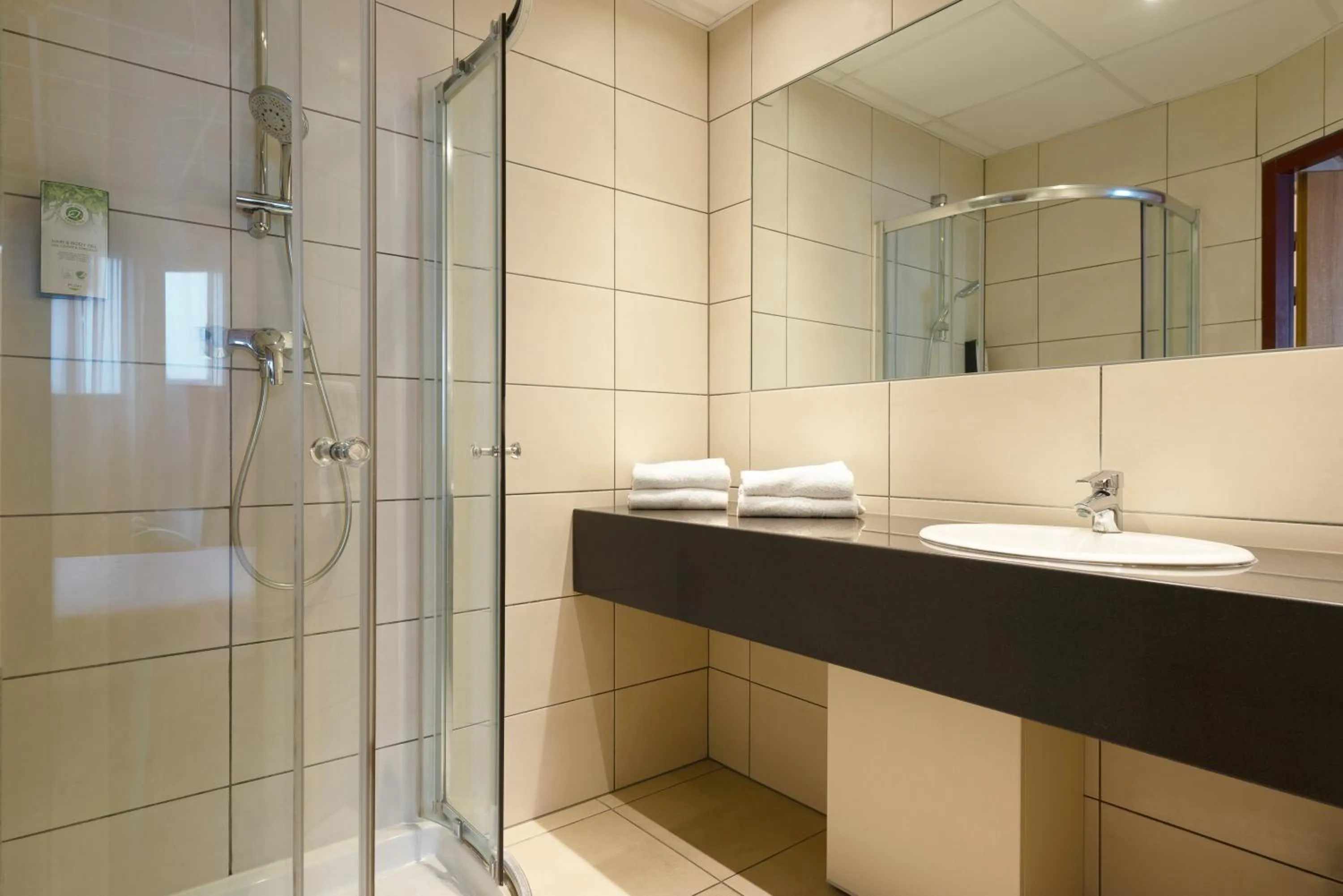 Shower in Campanile Metz Nord - Talange