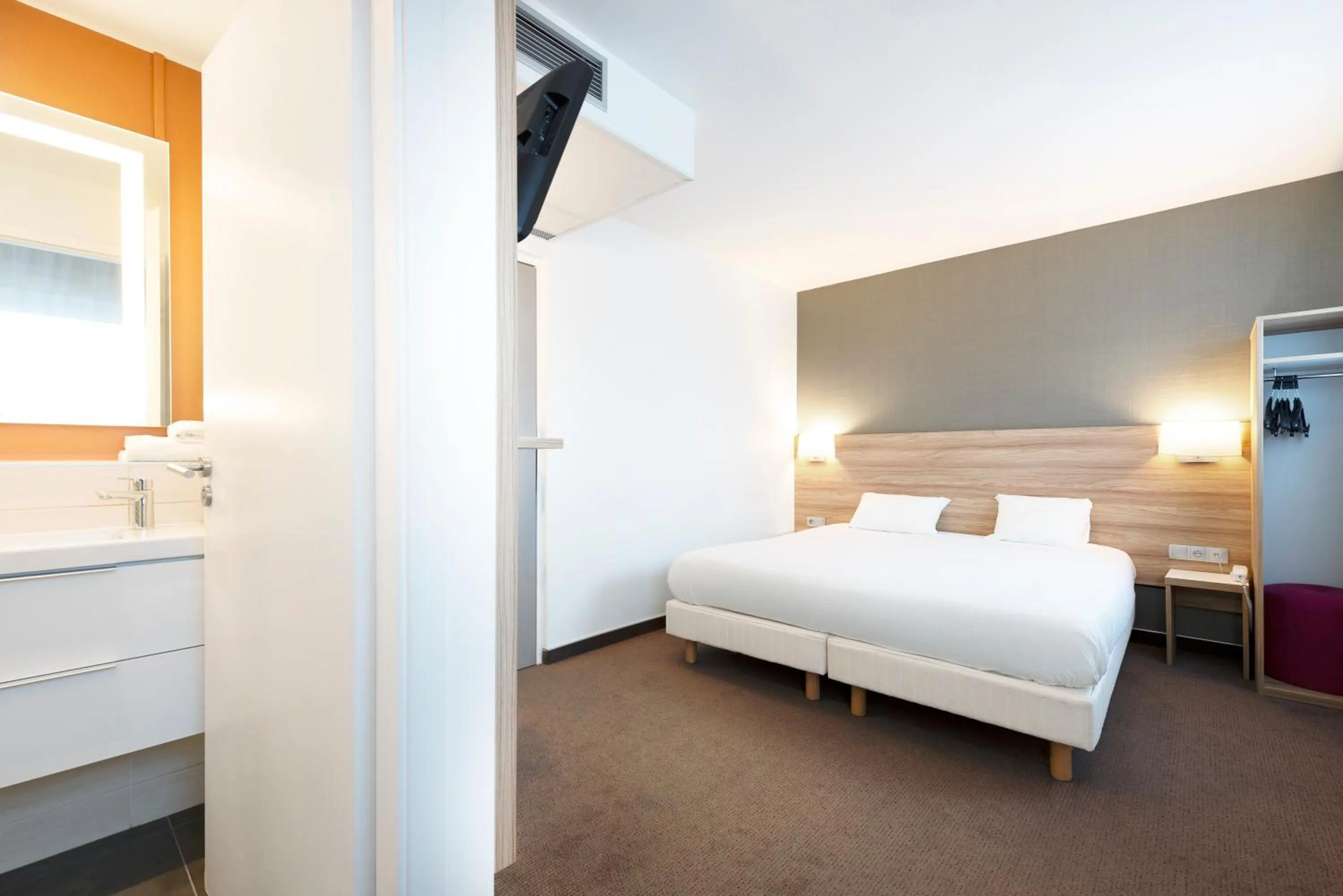 Bed in Campanile Metz Nord - Talange