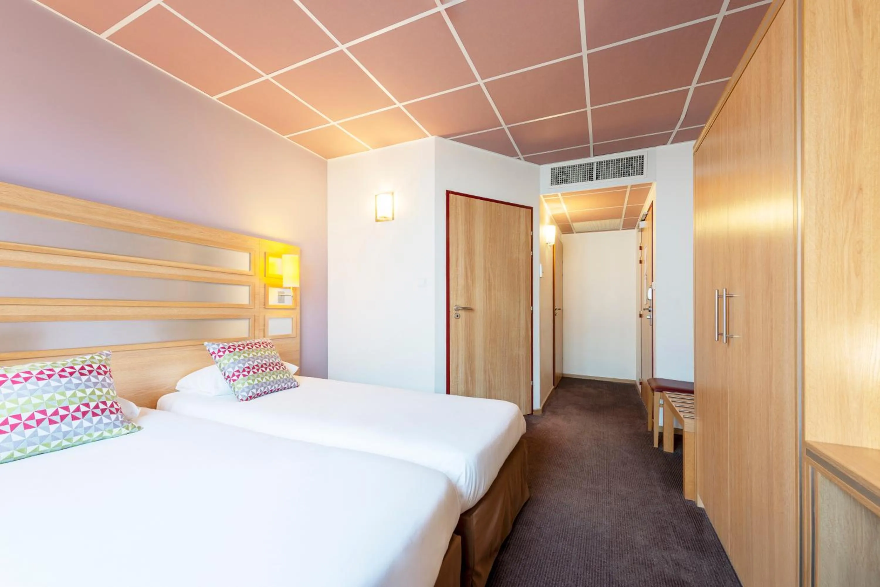 Photo of the whole room, Bed in Campanile Metz Nord - Talange