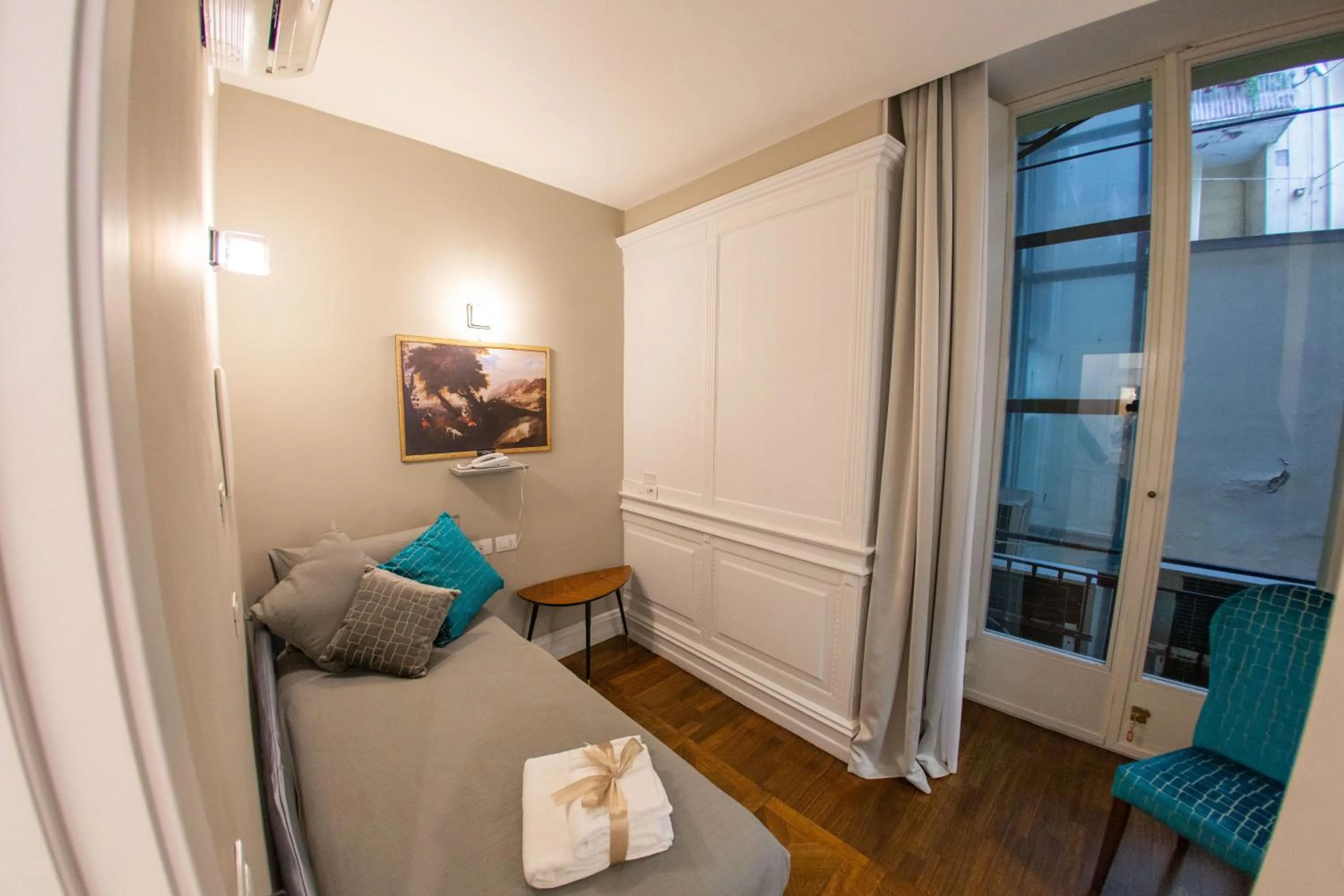 Leone Camere D'autore - CHIAIA