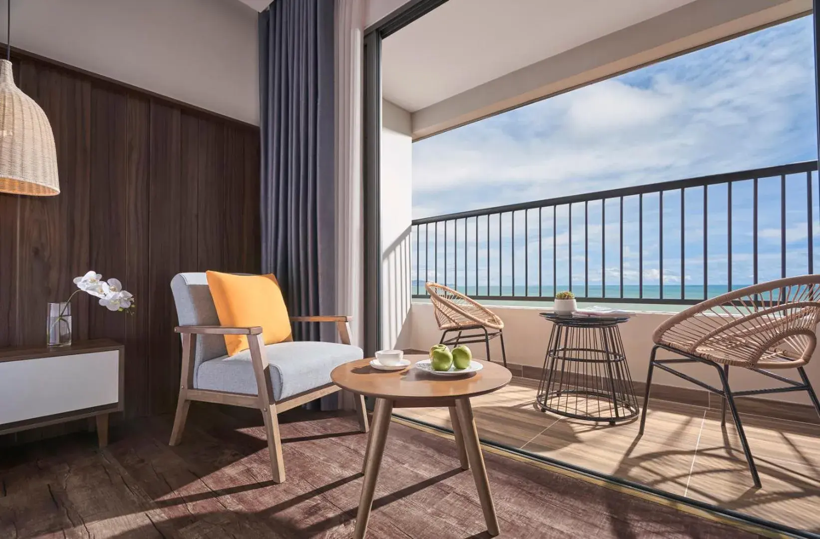 Deluxe King Ocean View in Vias Hotel Vung Tau - Inclusive Transportation Deluxe King Ocean View in Vias Hotel Vung Tau - Inclusive Transportation