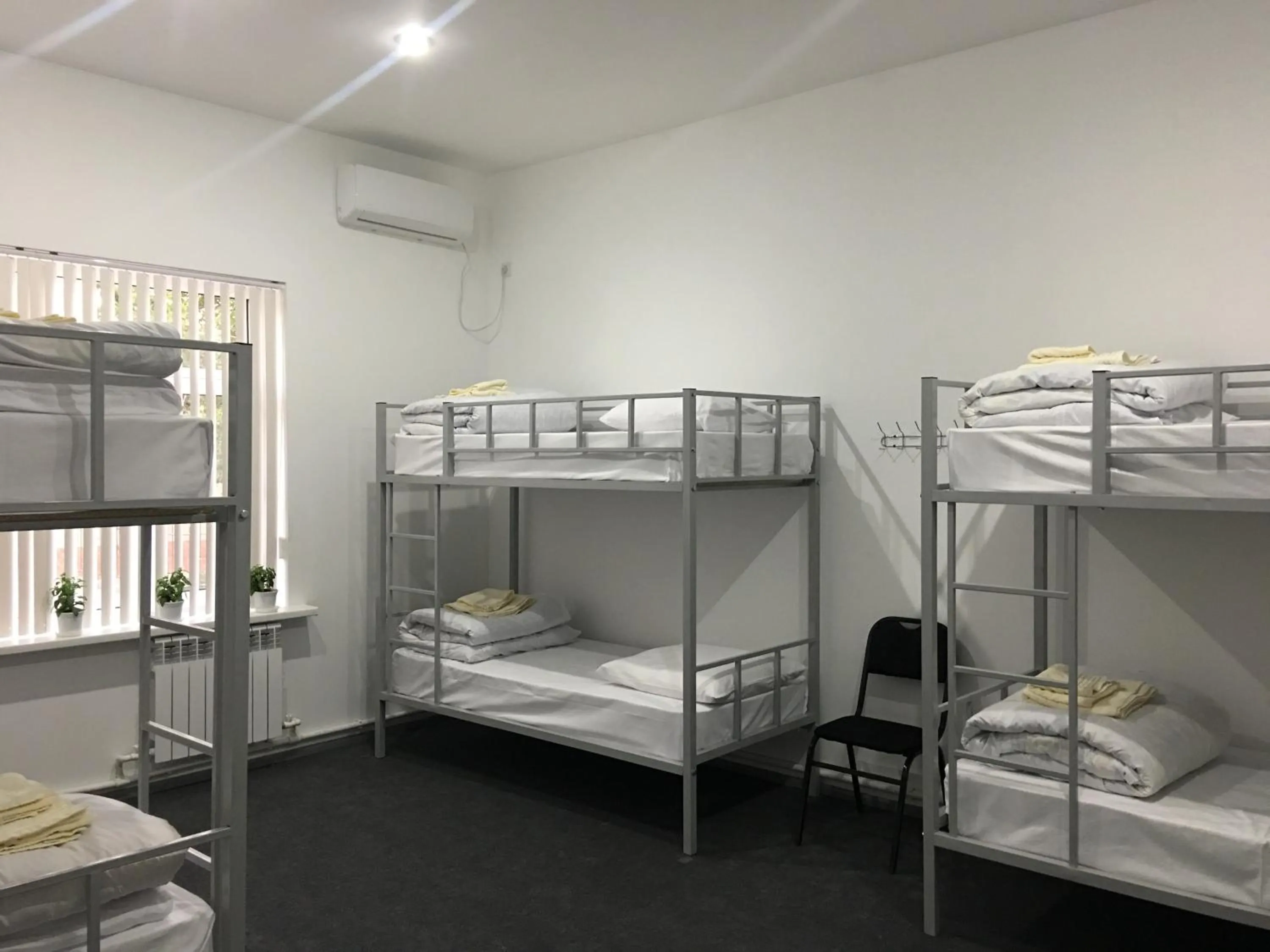 bunk bed, Bed in Jules Verne Hostel