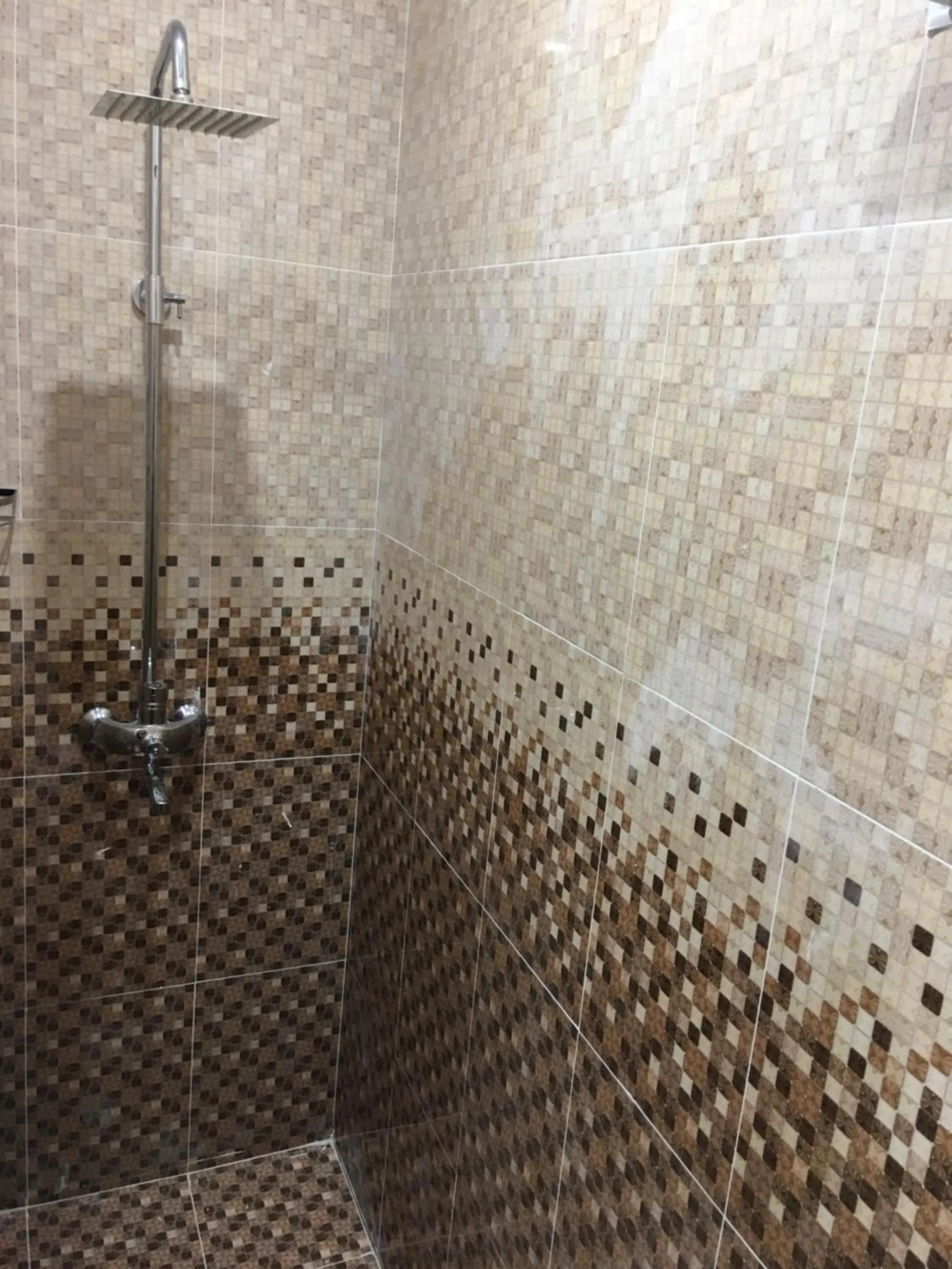 Shower in Jules Verne Hostel