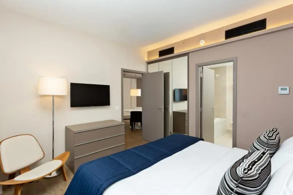 Executive Suite - single occupancy in Royal Palm Tower Anhanguera Executive Suite - single occupancy in Royal Palm Tower Anhanguera