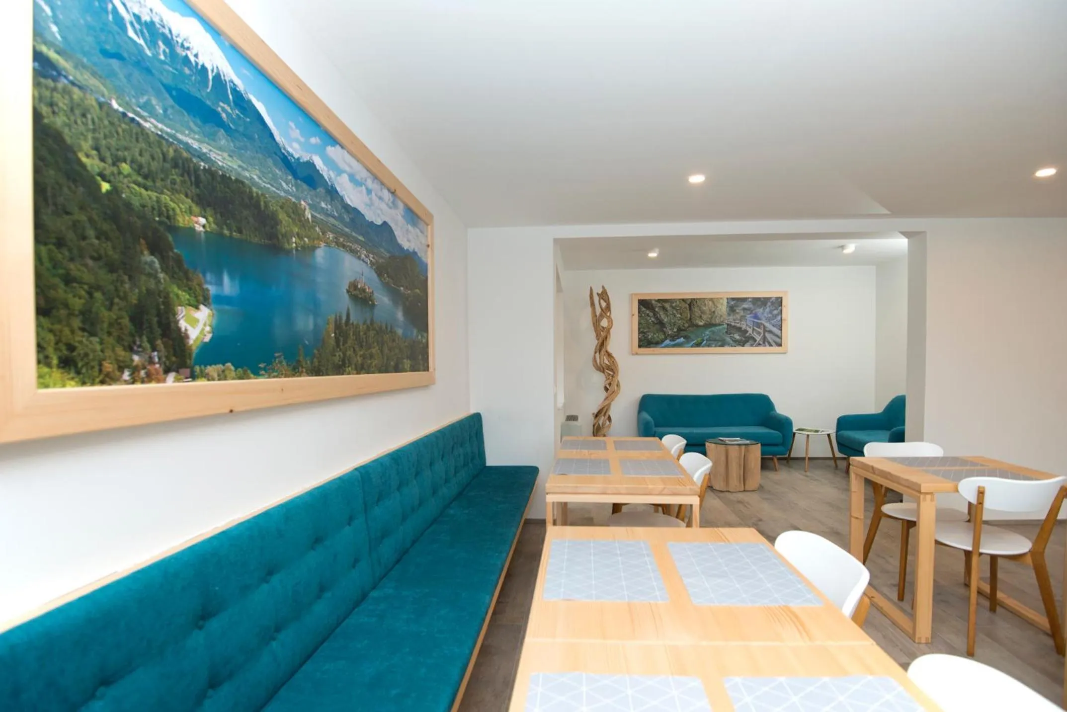 Communal lounge/ TV room in Vila Alpina