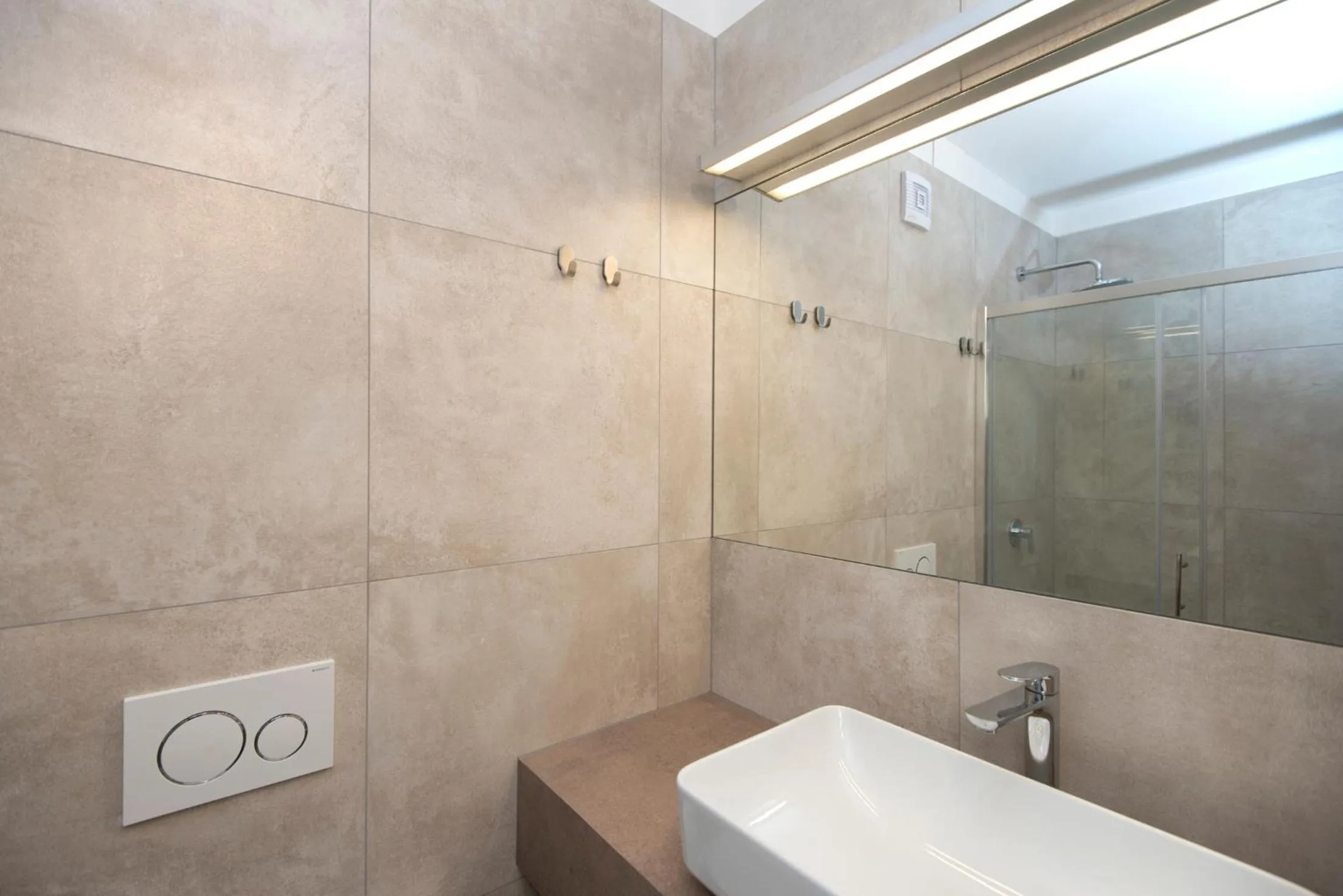 Shower in Vila Alpina