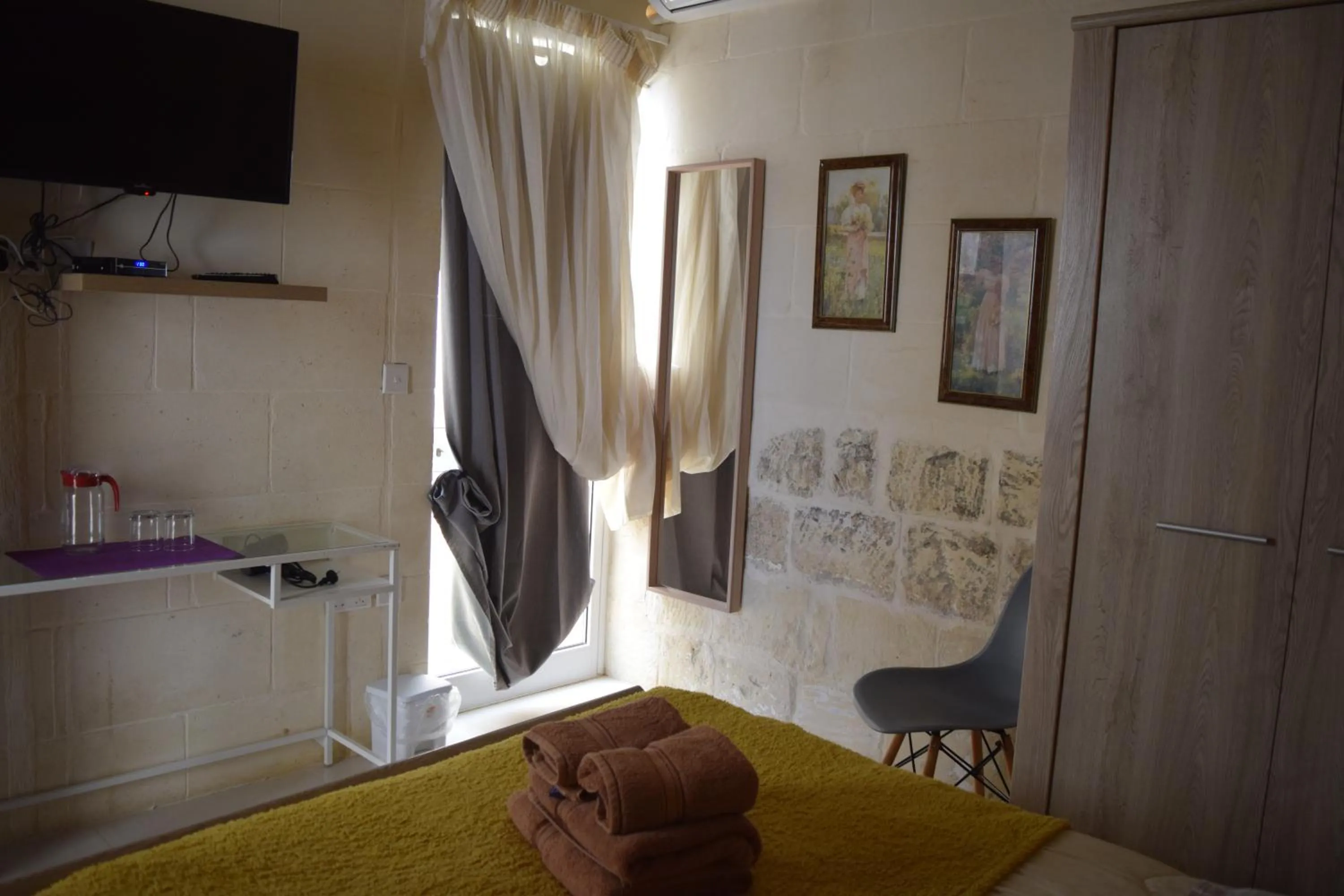 Photo of the whole room, Bed in St George of Lydda B&B