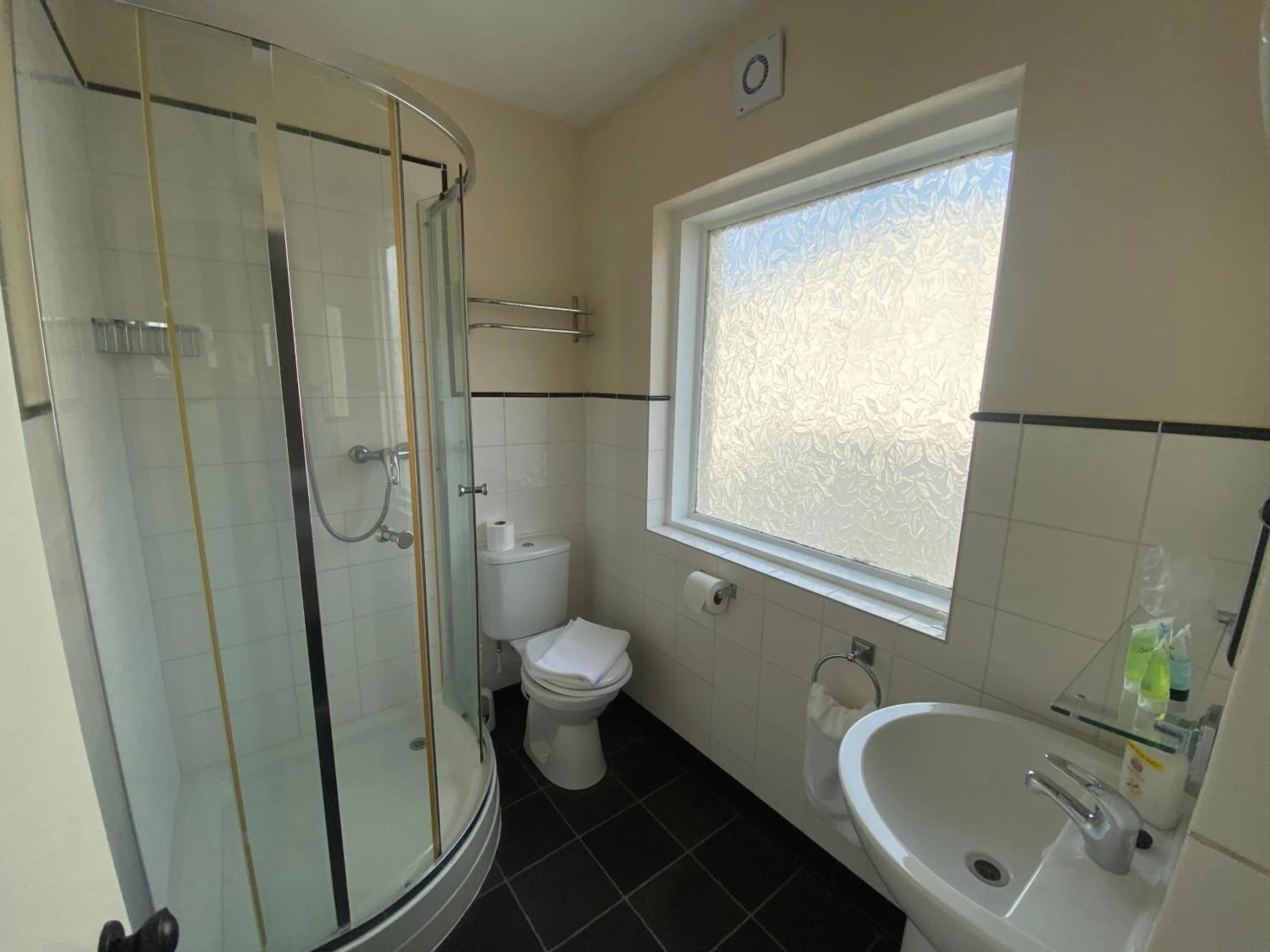 Bathroom in OYO Gran Canaria Hotel