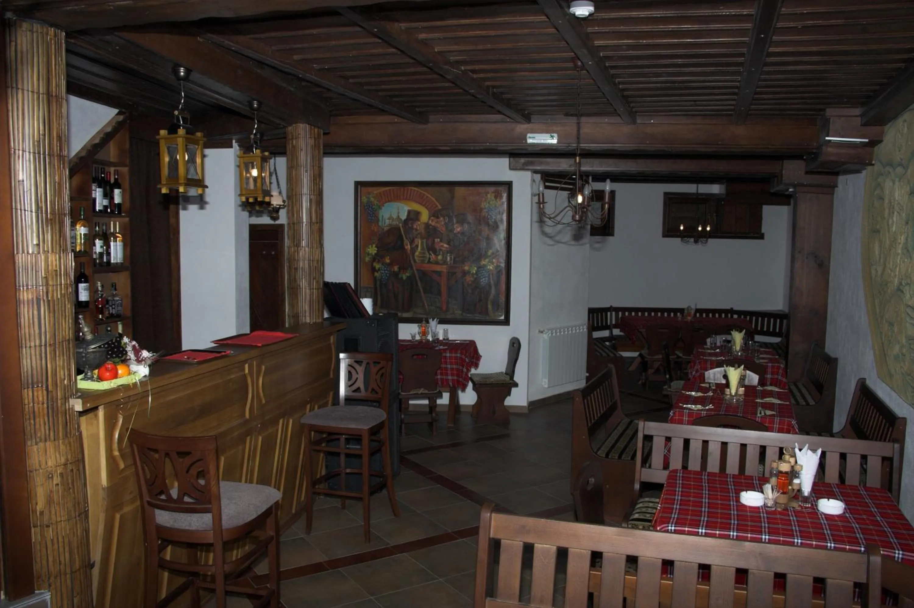 Restaurant/places to eat in Hotel Old Times