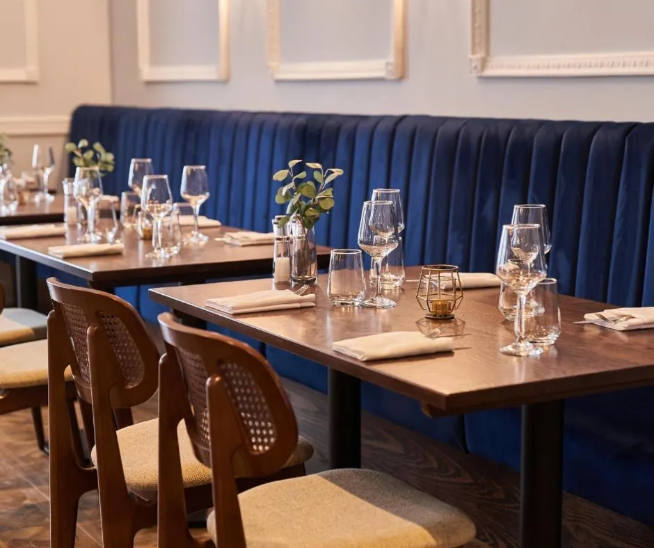 Restaurant/places to eat in Shaw Hill Hotel Golf And Country Club