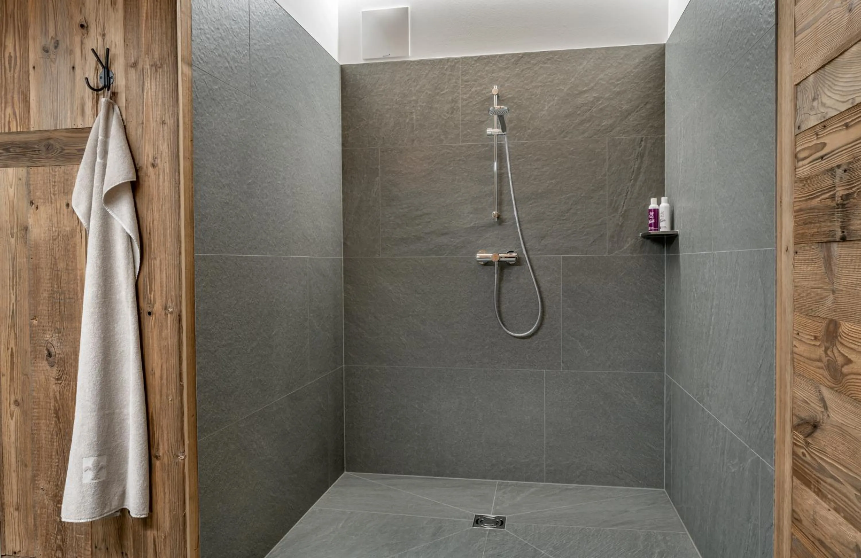 Shower in almlust - hotel, apartments, chalets