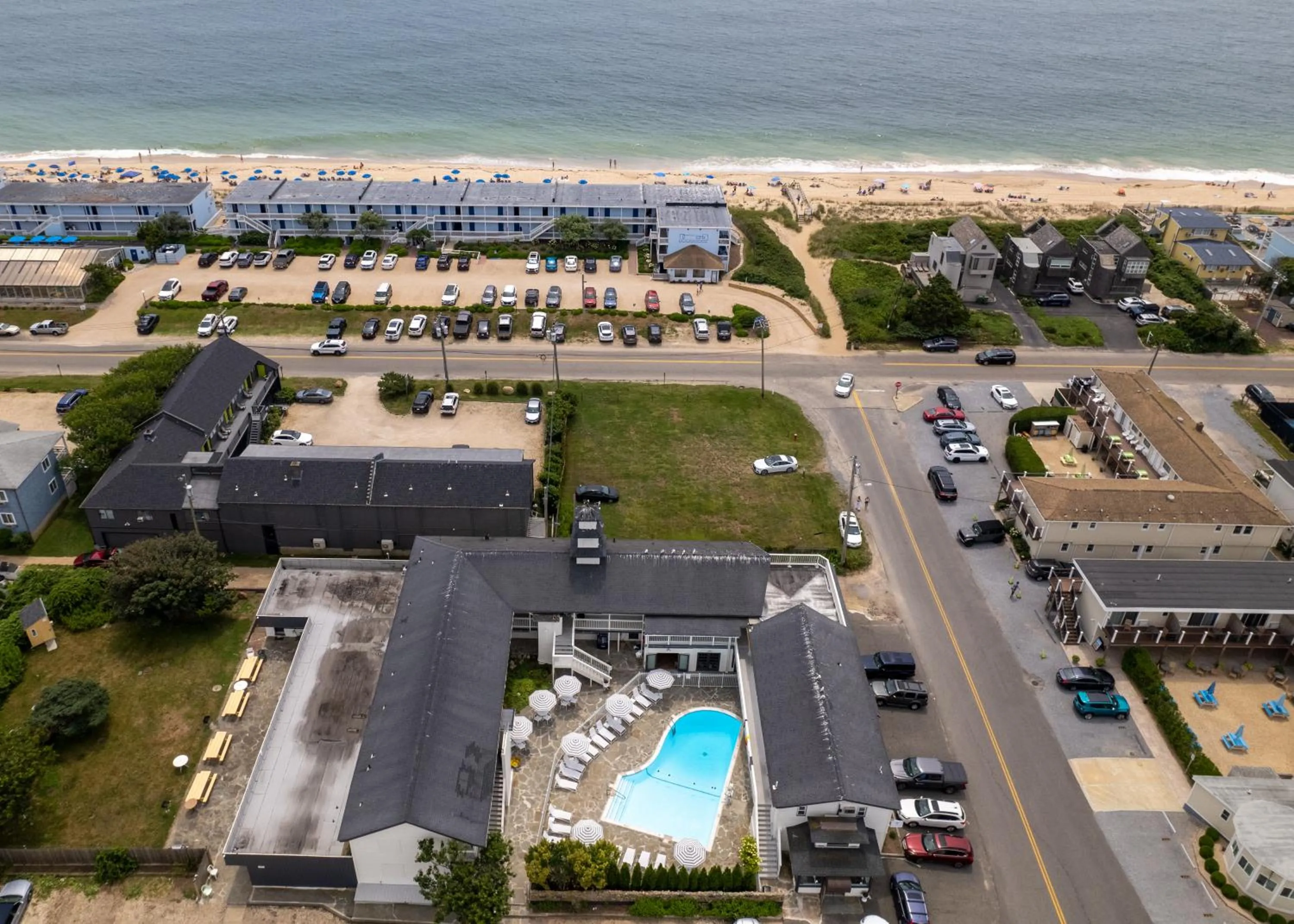 A Wave Inn - Montauk