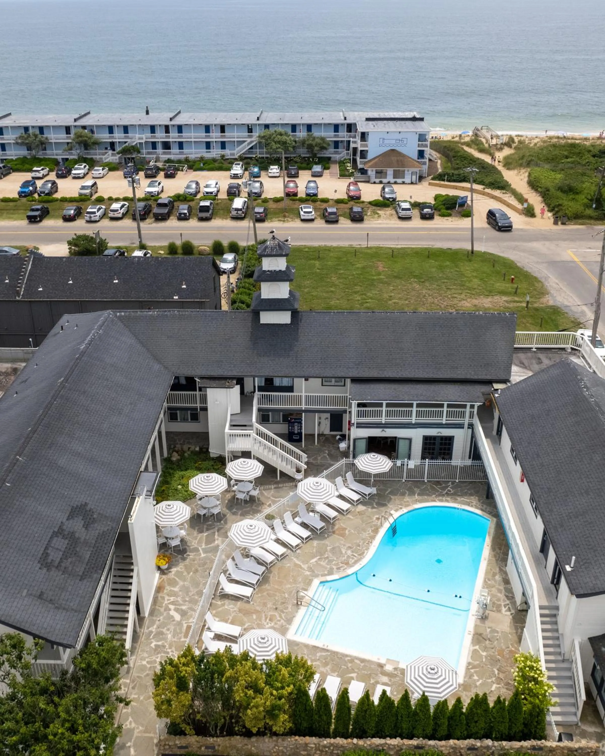 A Wave Inn - Montauk