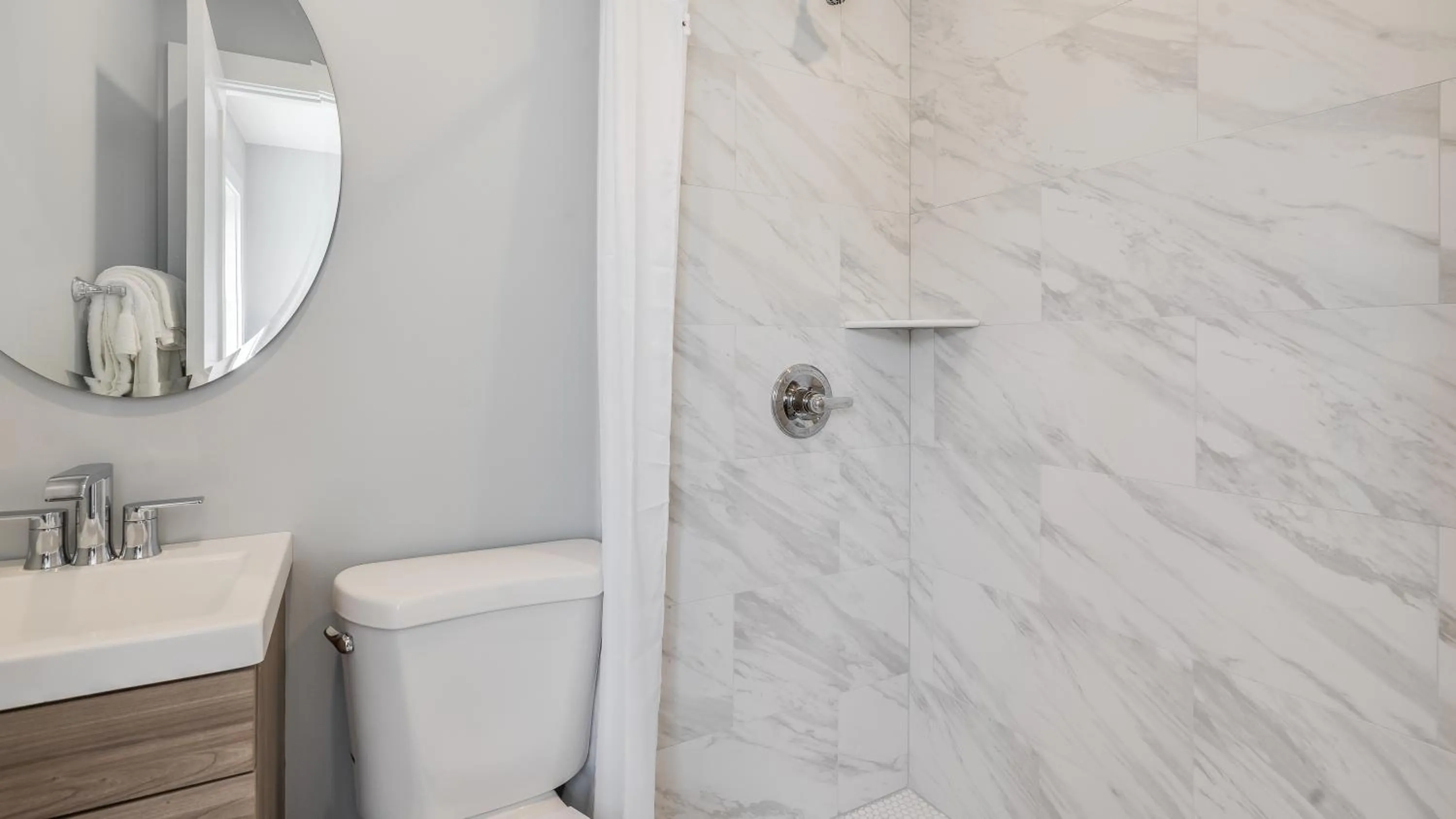 Bathroom in A Wave Inn - Montauk