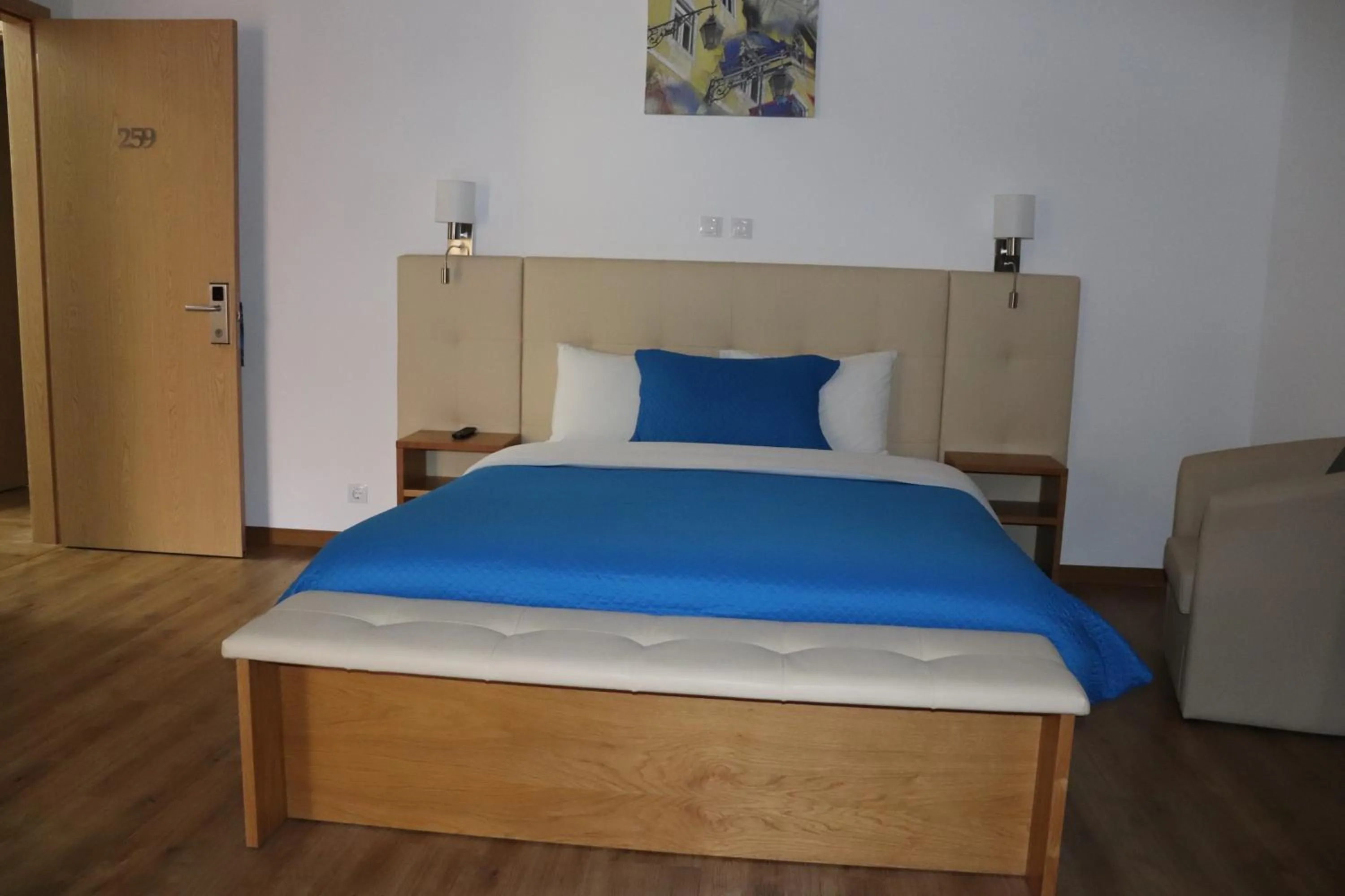 Photo of the whole room, Bed in Hotel Belém Tejo - Setubalense