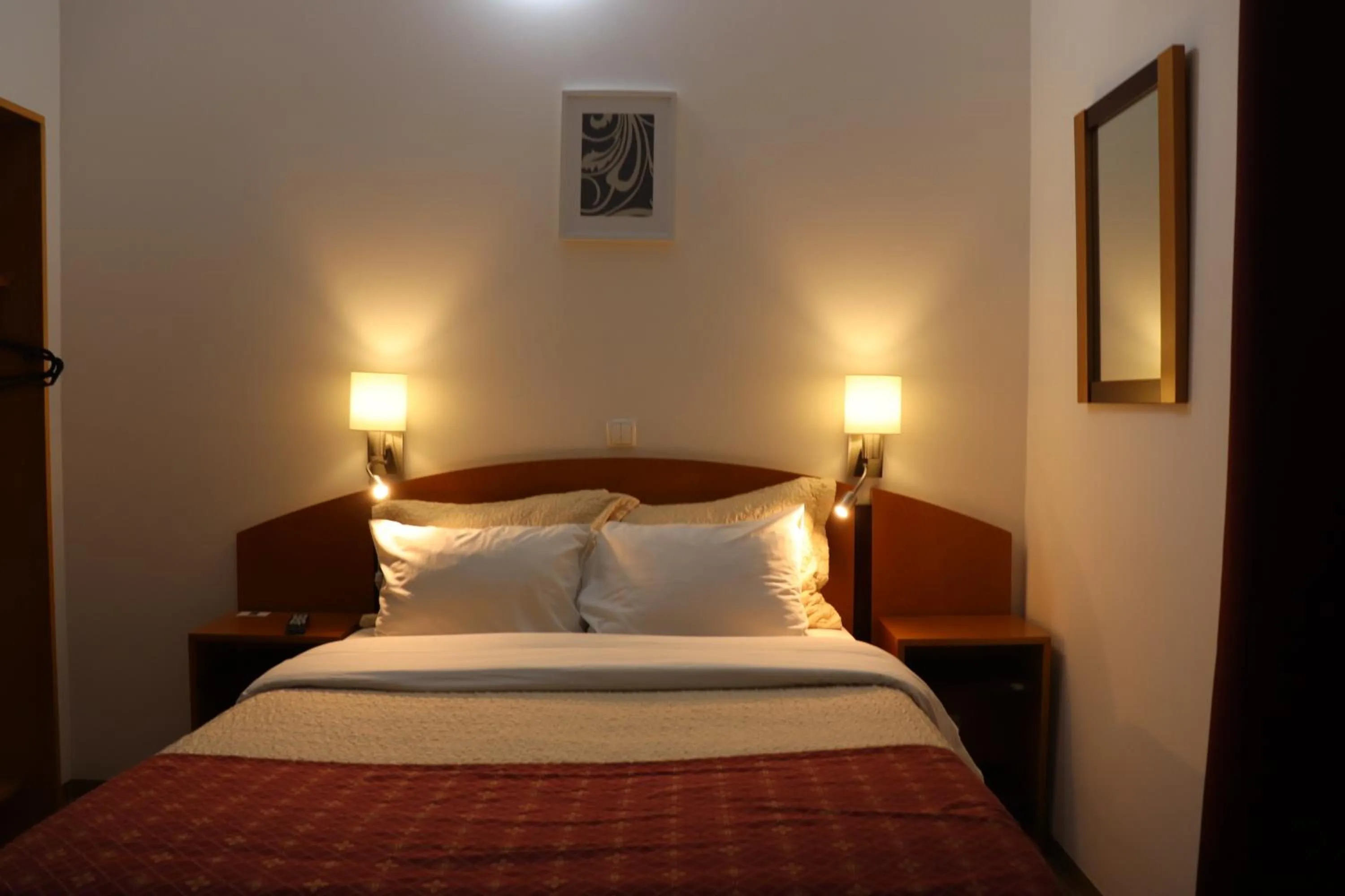 Decorative detail, Bed in Hotel Belém Tejo - Setubalense