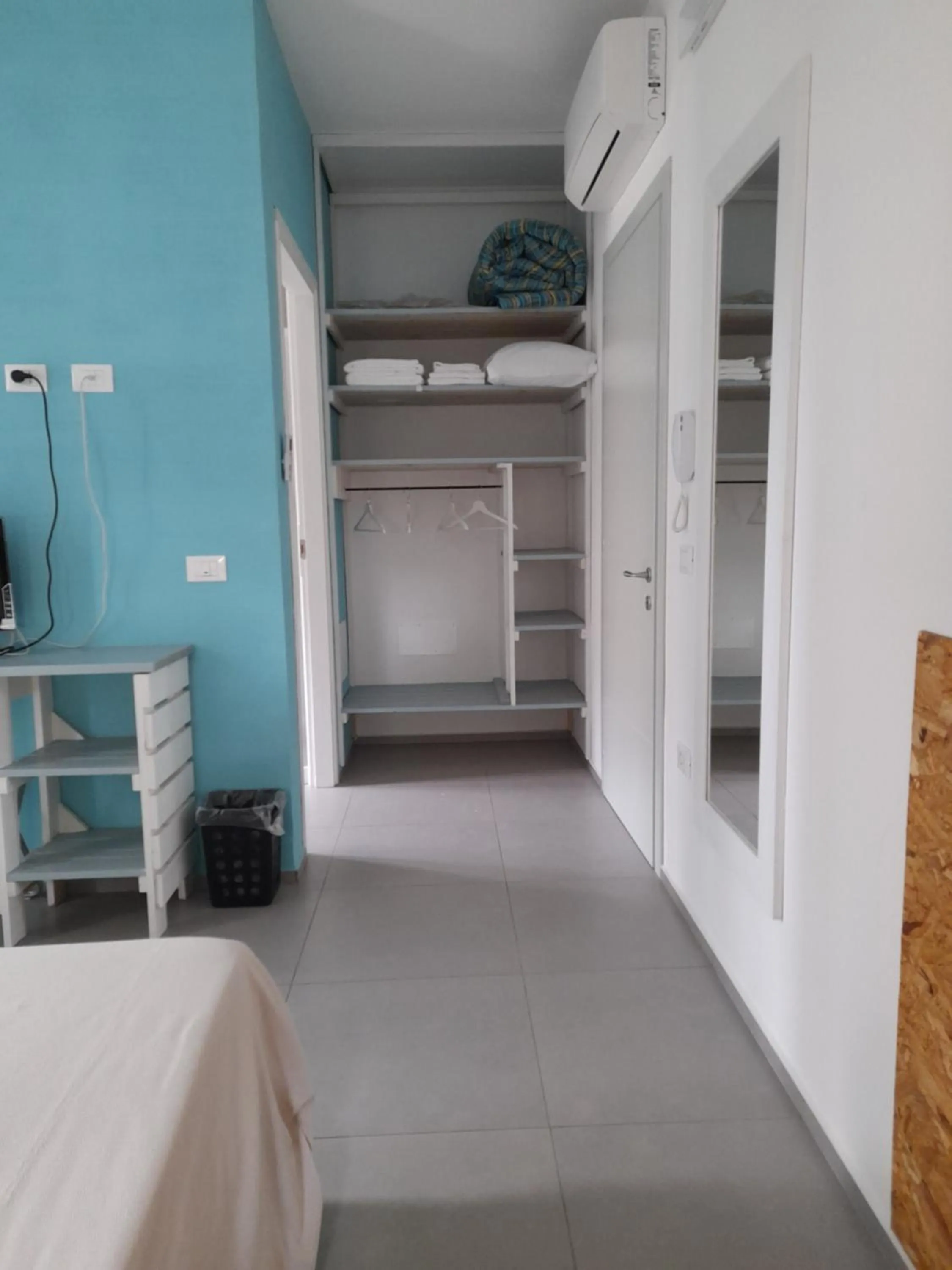 Bed in R&B Manga Rosas